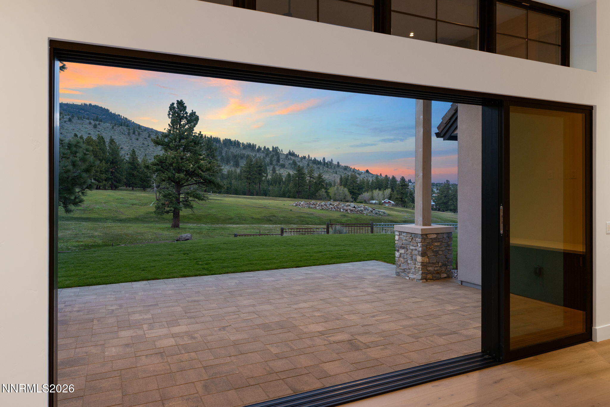29-web-or-mls-5765 Florimont twilight-10