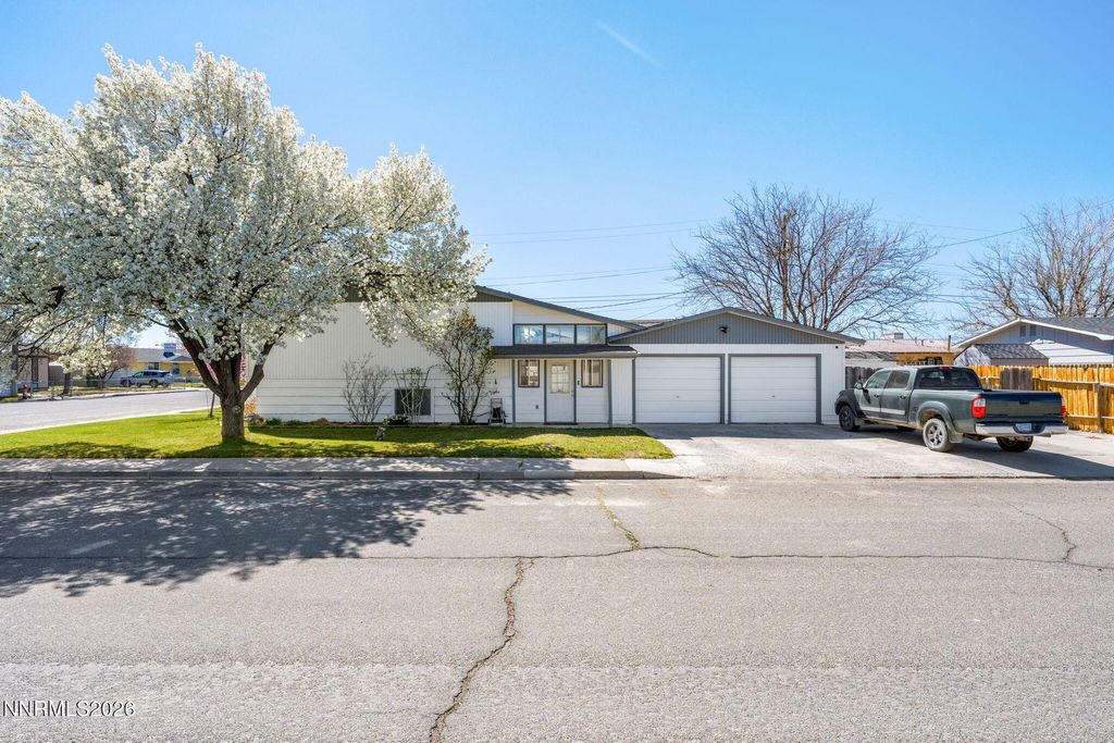 Photo of 615 Wild Horse Way, Battle Mountain, NV 89820 (MLS # 260003485)