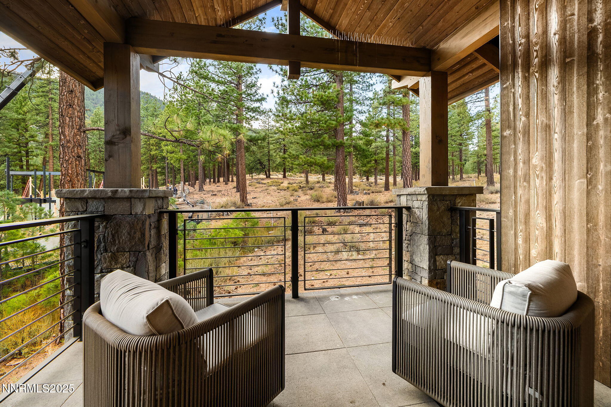 66-web-or-mls-3363 Golf Club Dr-36