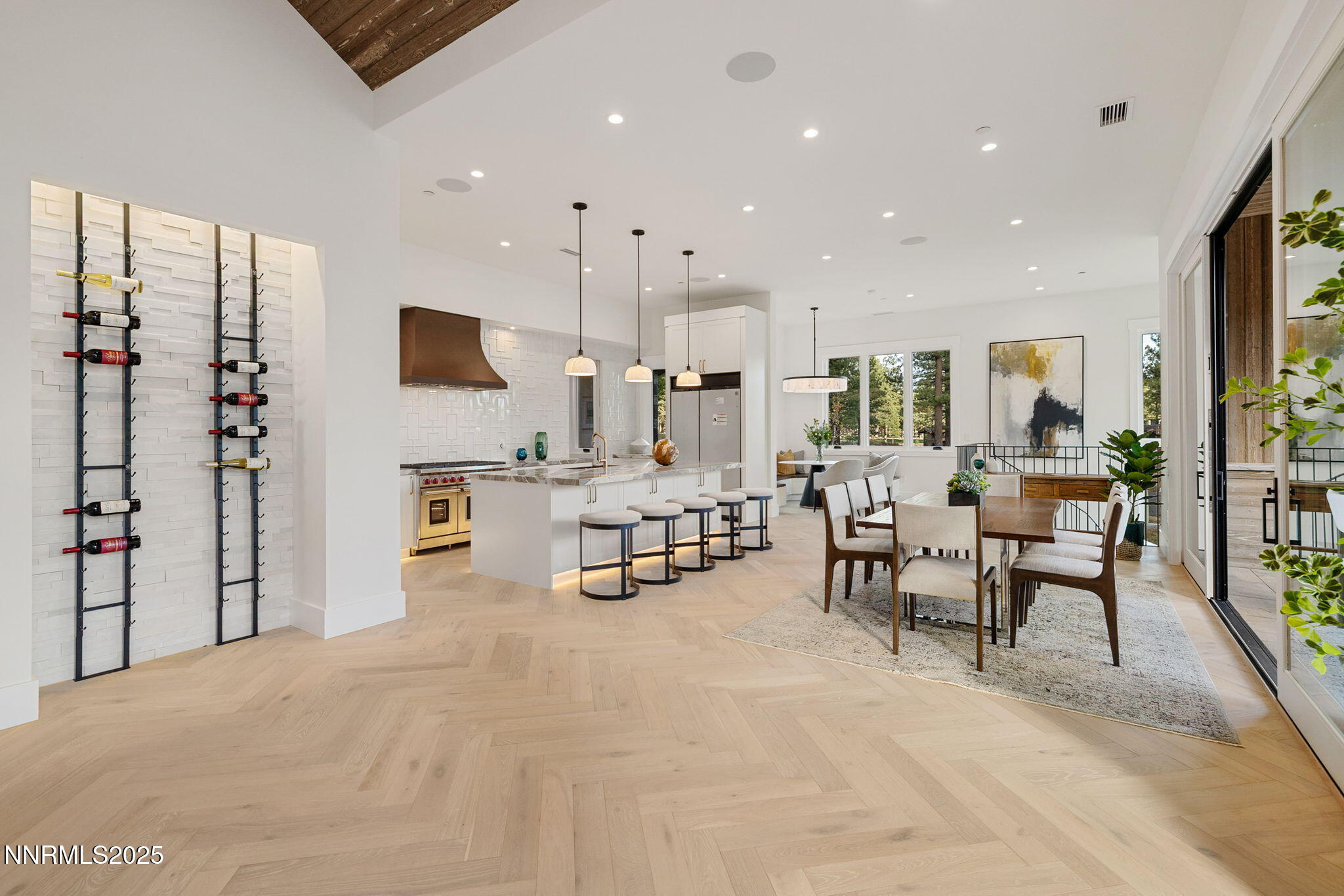 35-web-or-mls-3363 Golf Club Dr-6