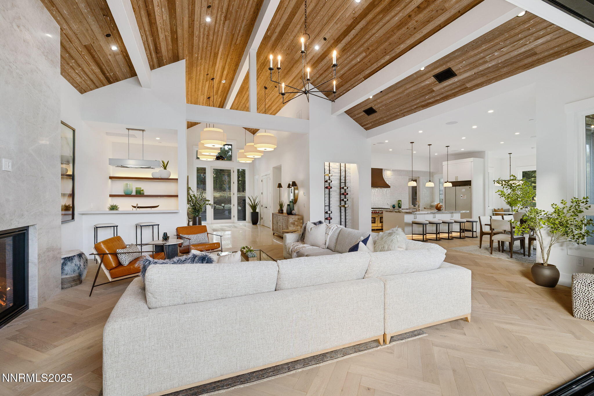 39-web-or-mls-3363 Golf Club Dr-10