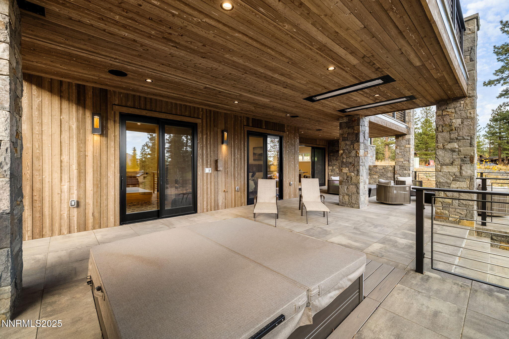 82-web-or-mls-3363 Golf Club Dr-53