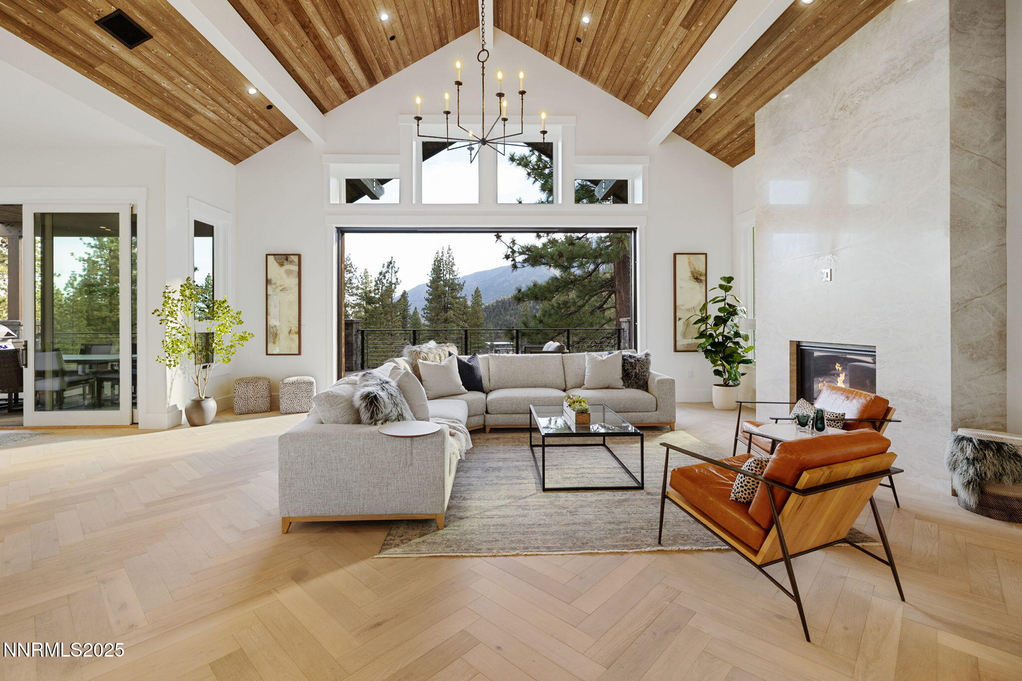 32-web-or-mls-3363 Golf Club Dr-2