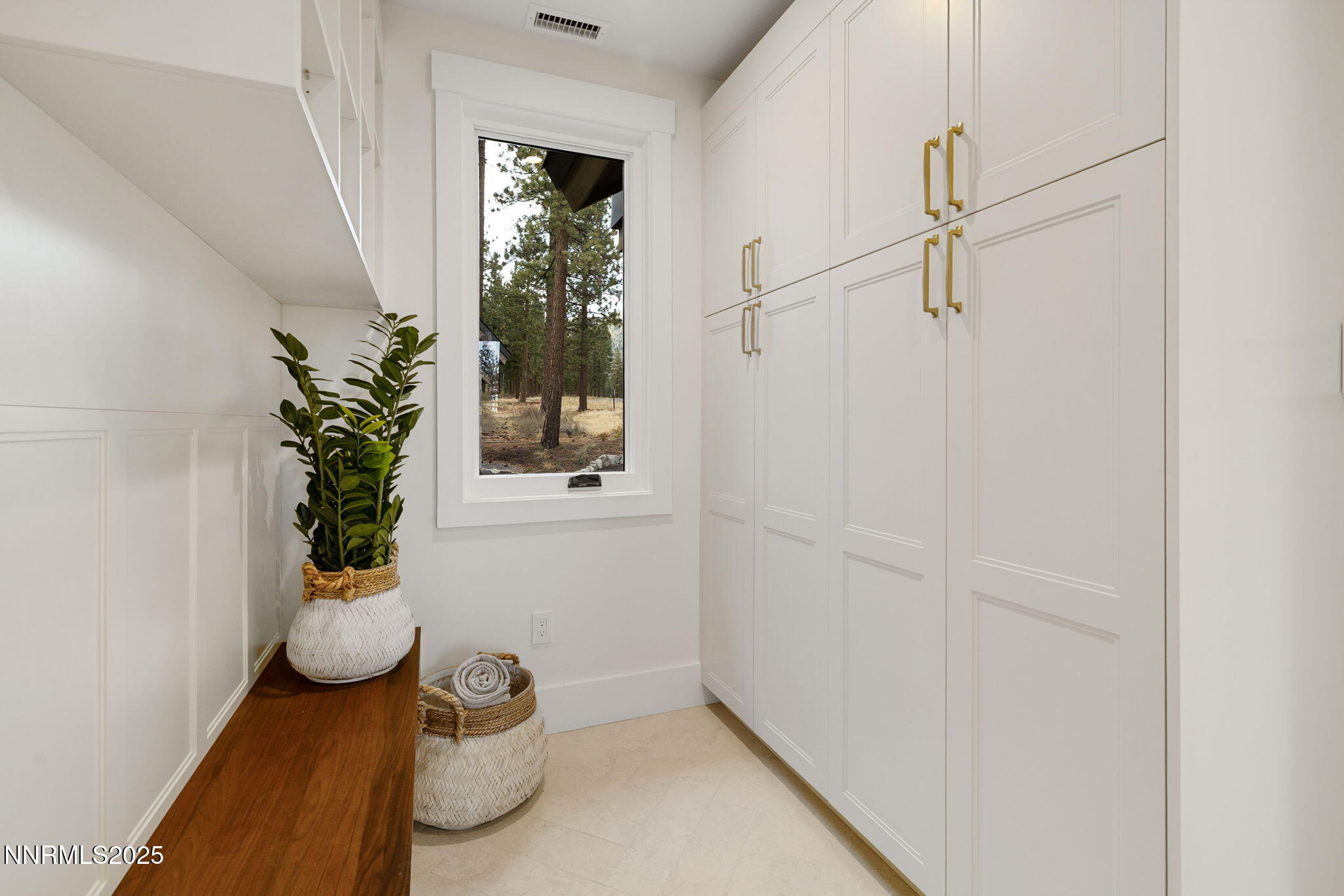 55-web-or-mls-3363 Golf Club Dr-25