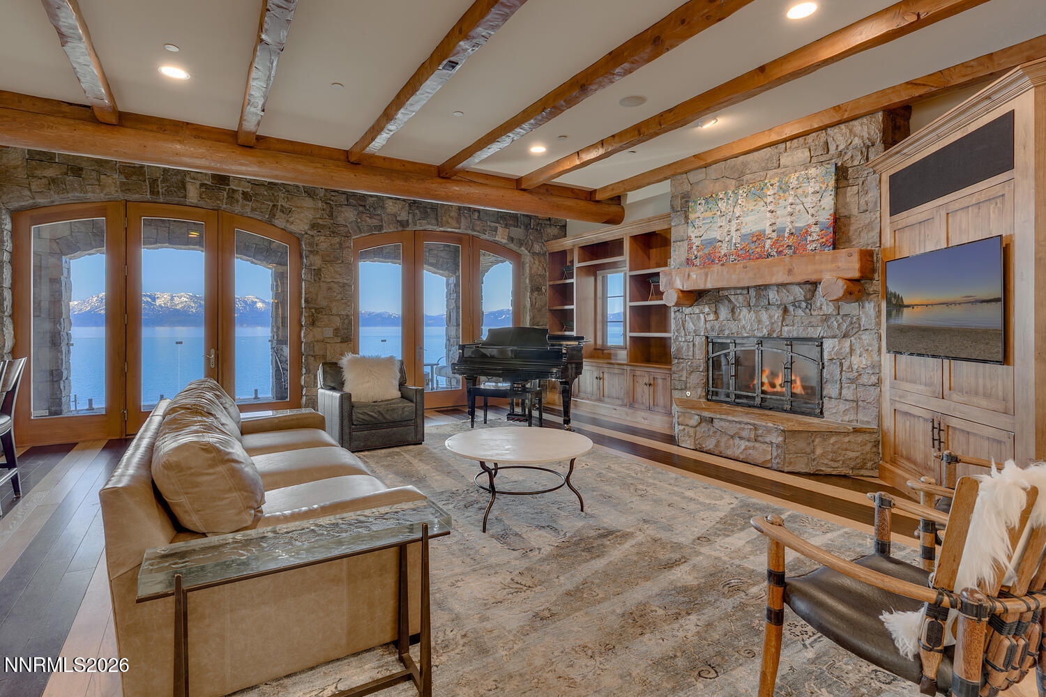 16 18 Stone Creek Ln-large-006-032-Livi