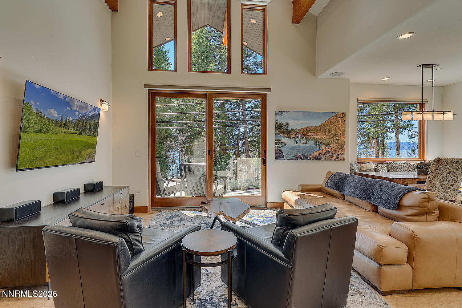 16 18 Stone Creek Ln-large-072-052-Gues