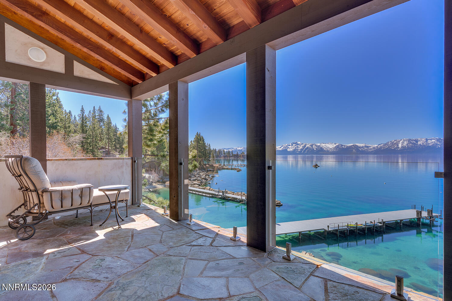 16 18 Stone Creek Ln-large-029-040-Pati