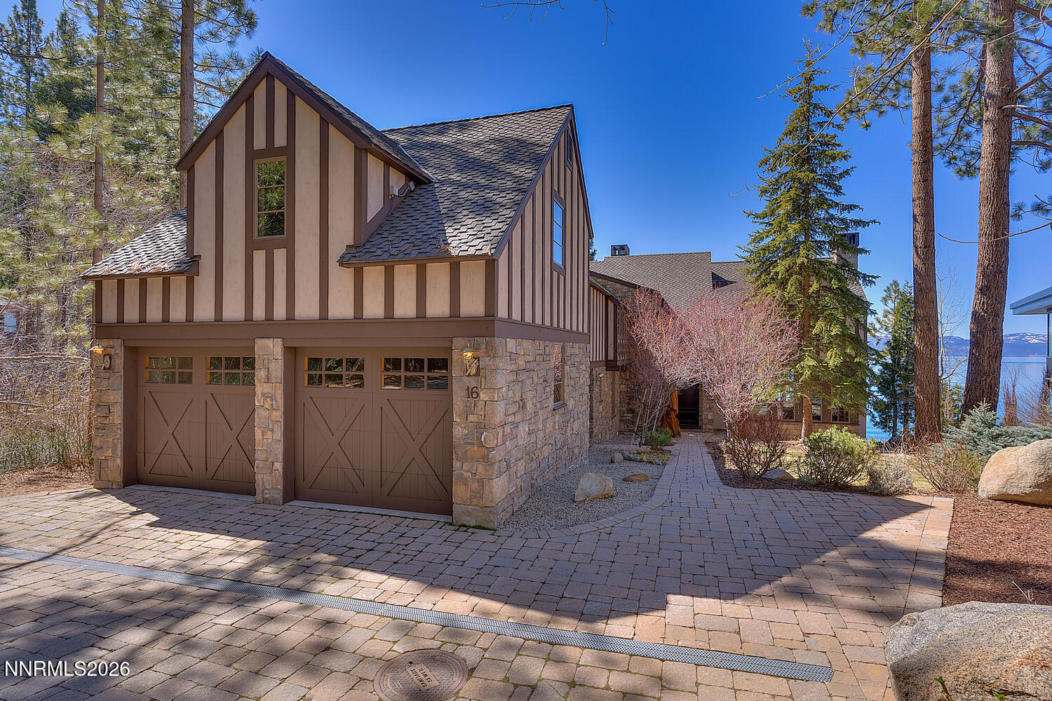 16 18 Stone Creek Ln-large-005-022-Fron
