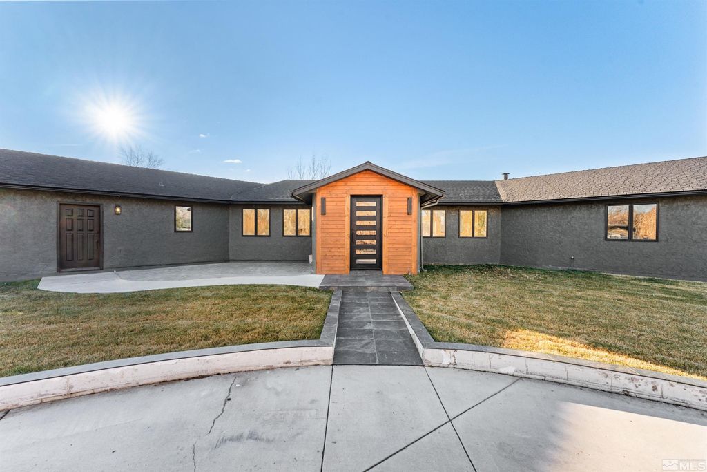 Photo of 1450 Kerry Court, Gardnerville, NV 89460 (MLS # 250055928)