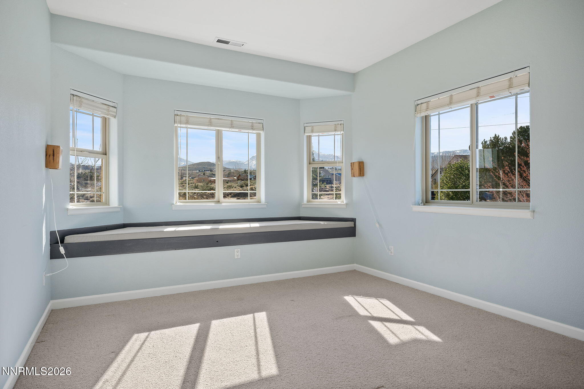 42-web-or-mls-2220 Whites Creek Lane Ren