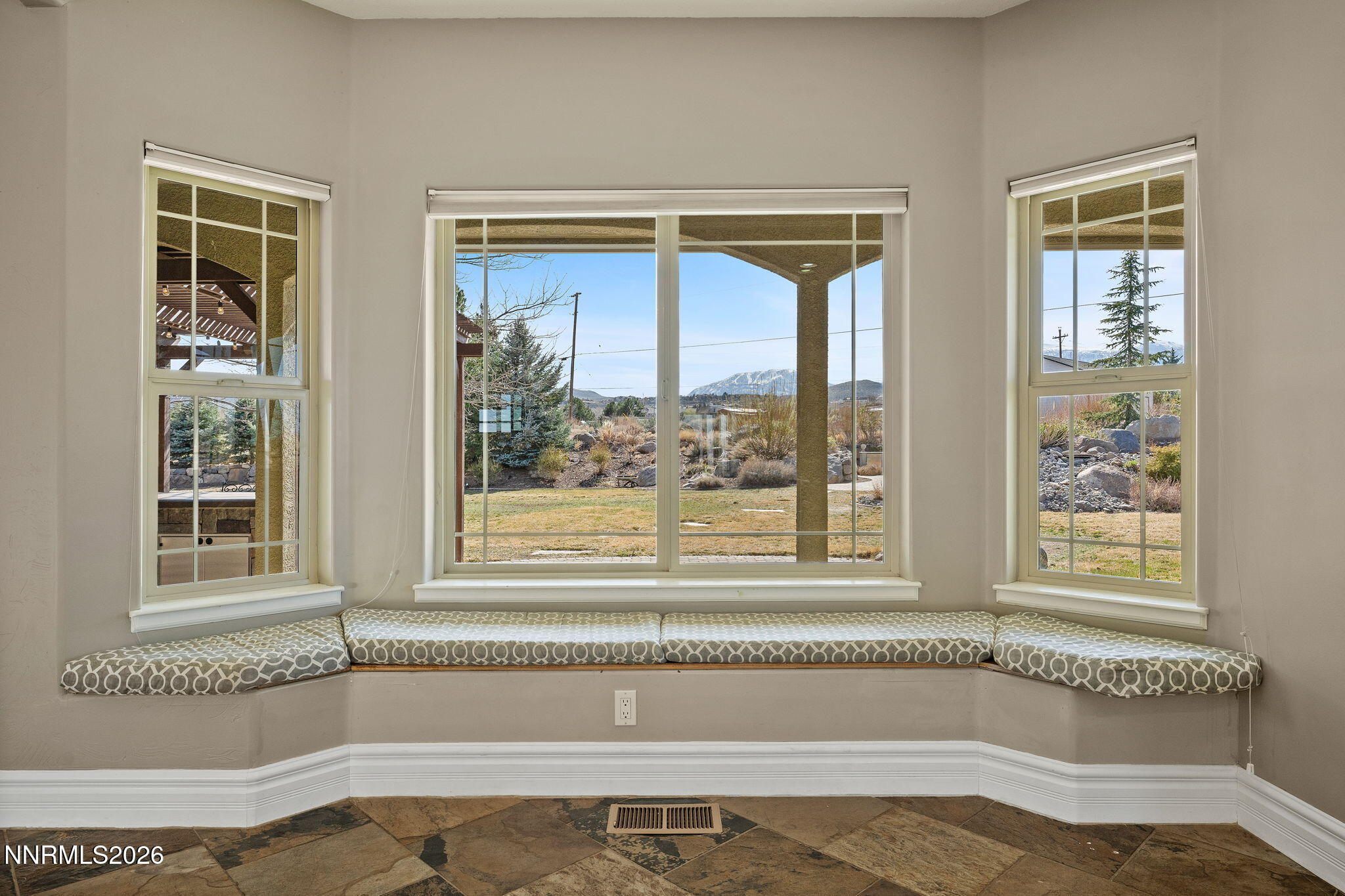 13-web-or-mls-2220 Whites Creek Lane Ren