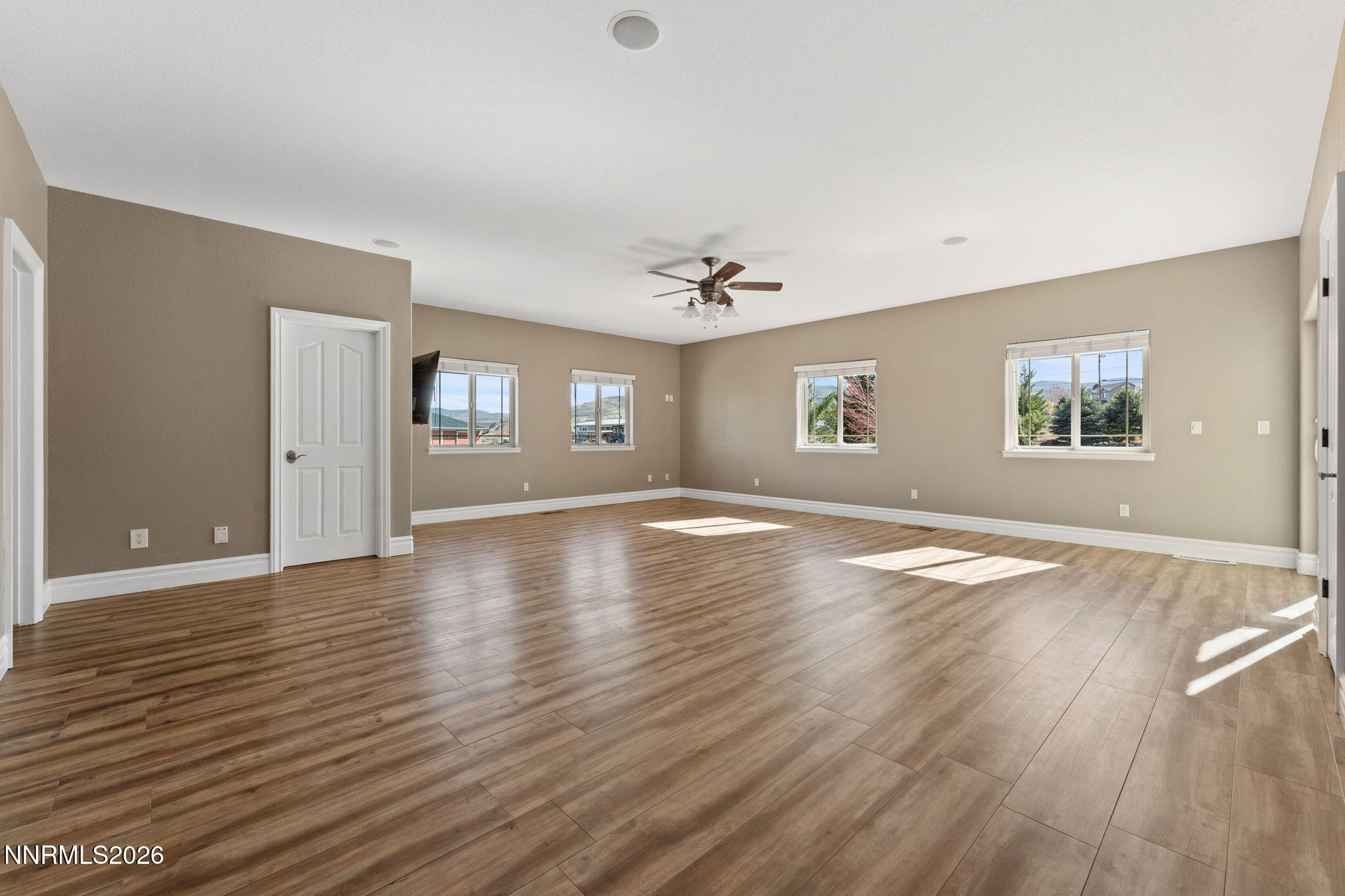 20-web-or-mls-2220 Whites Creek Lane Ren