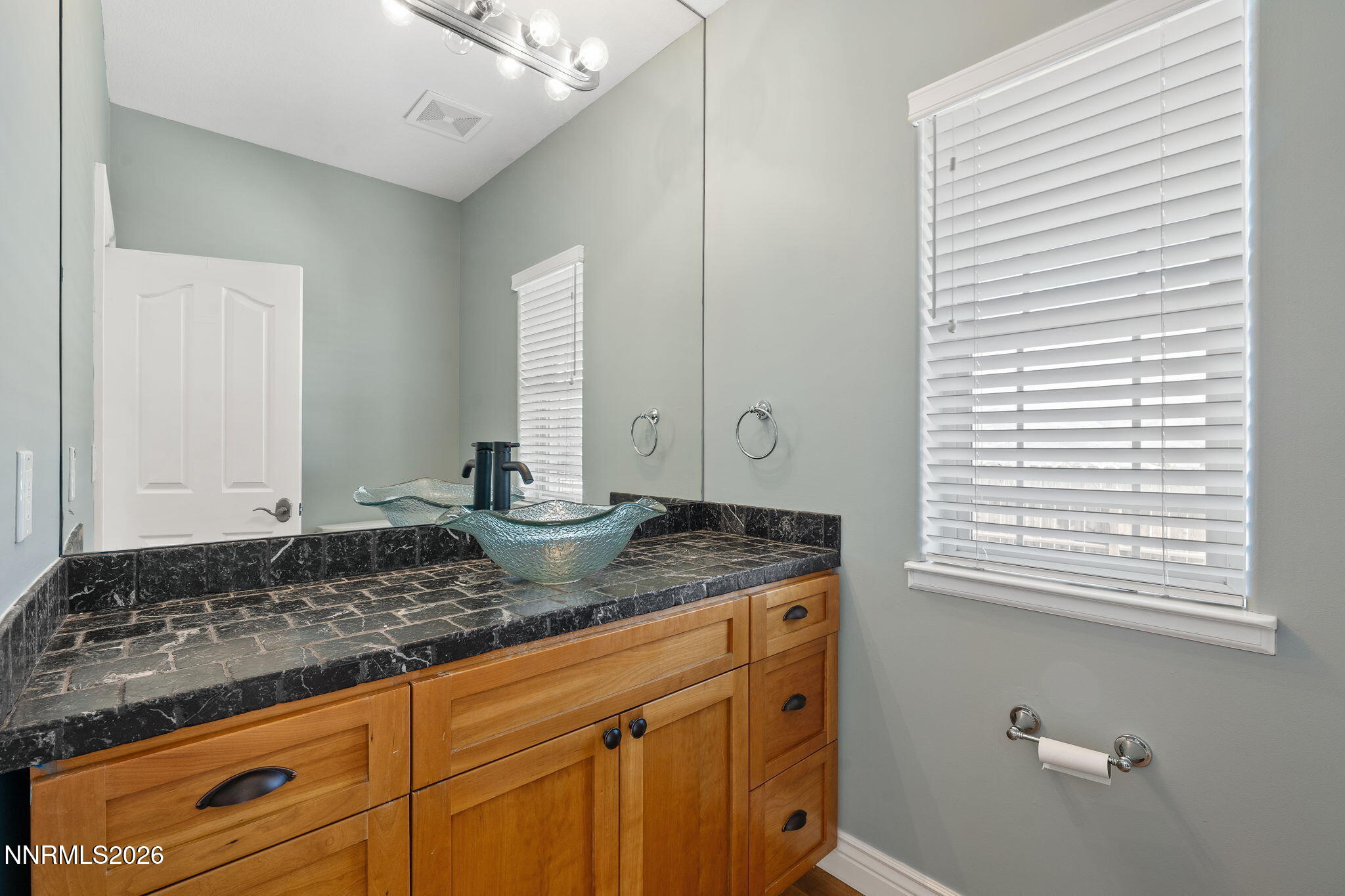 23-web-or-mls-2220 Whites Creek Lane Ren