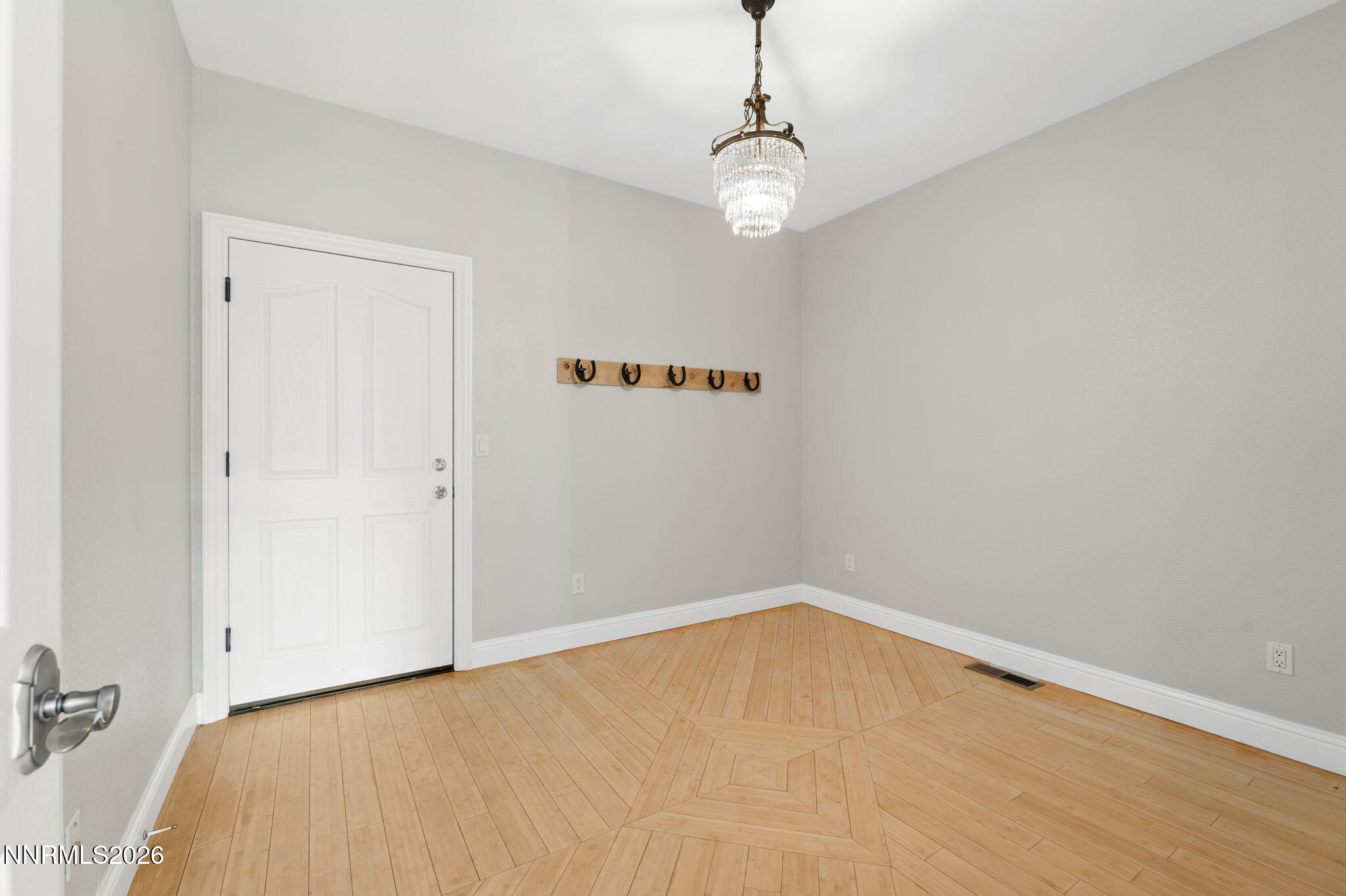 24-web-or-mls-2220 Whites Creek Lane Ren