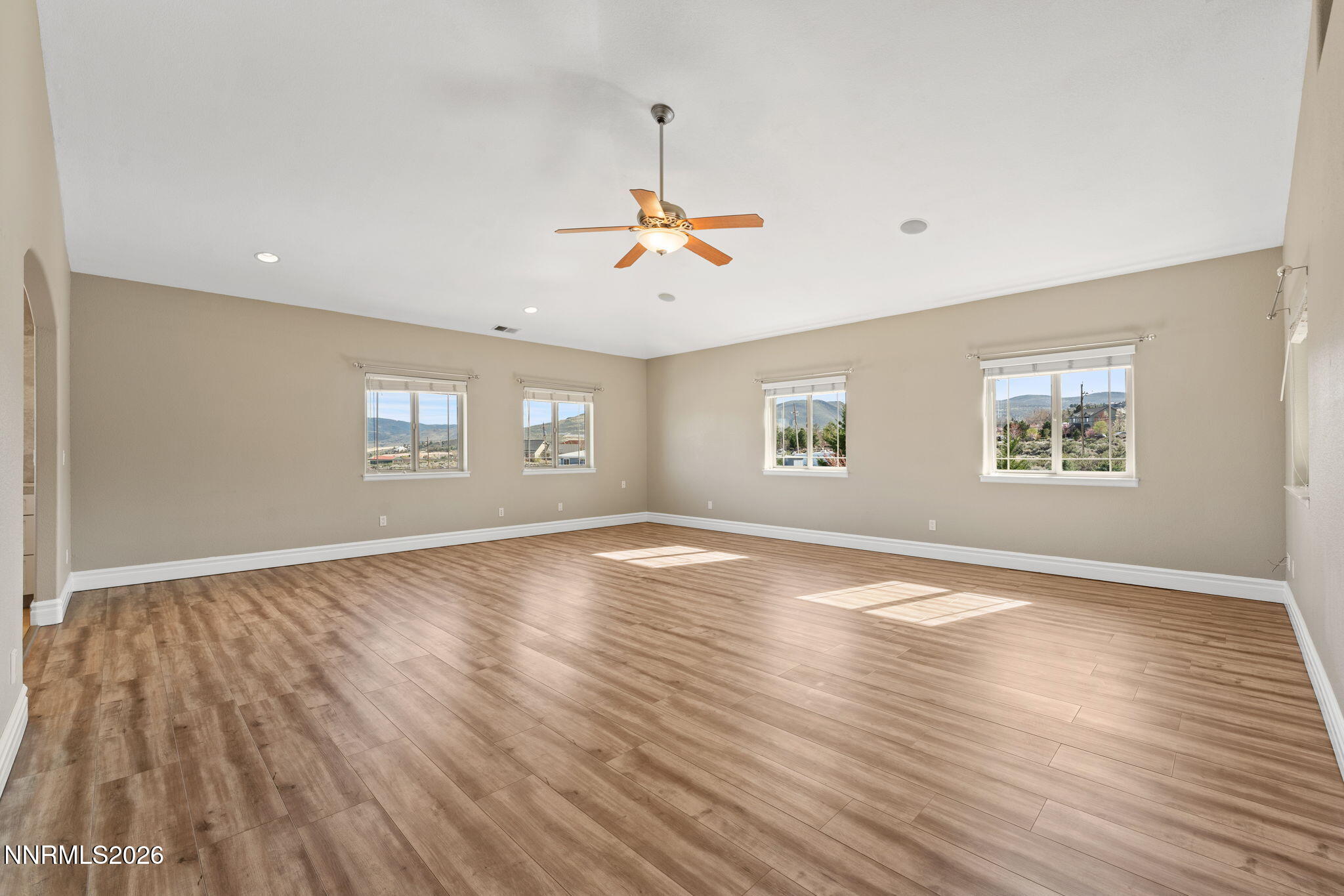 30-web-or-mls-2220 Whites Creek Lane Ren