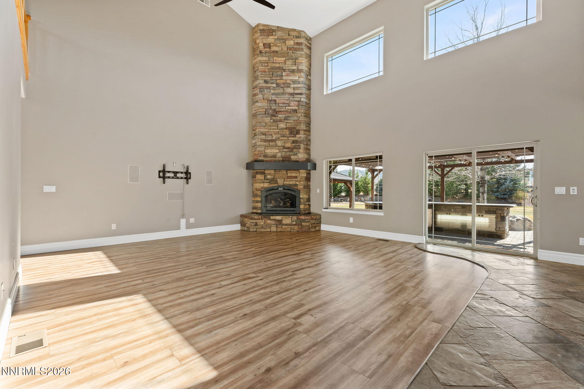 14-web-or-mls-2220 Whites Creek Lane Ren