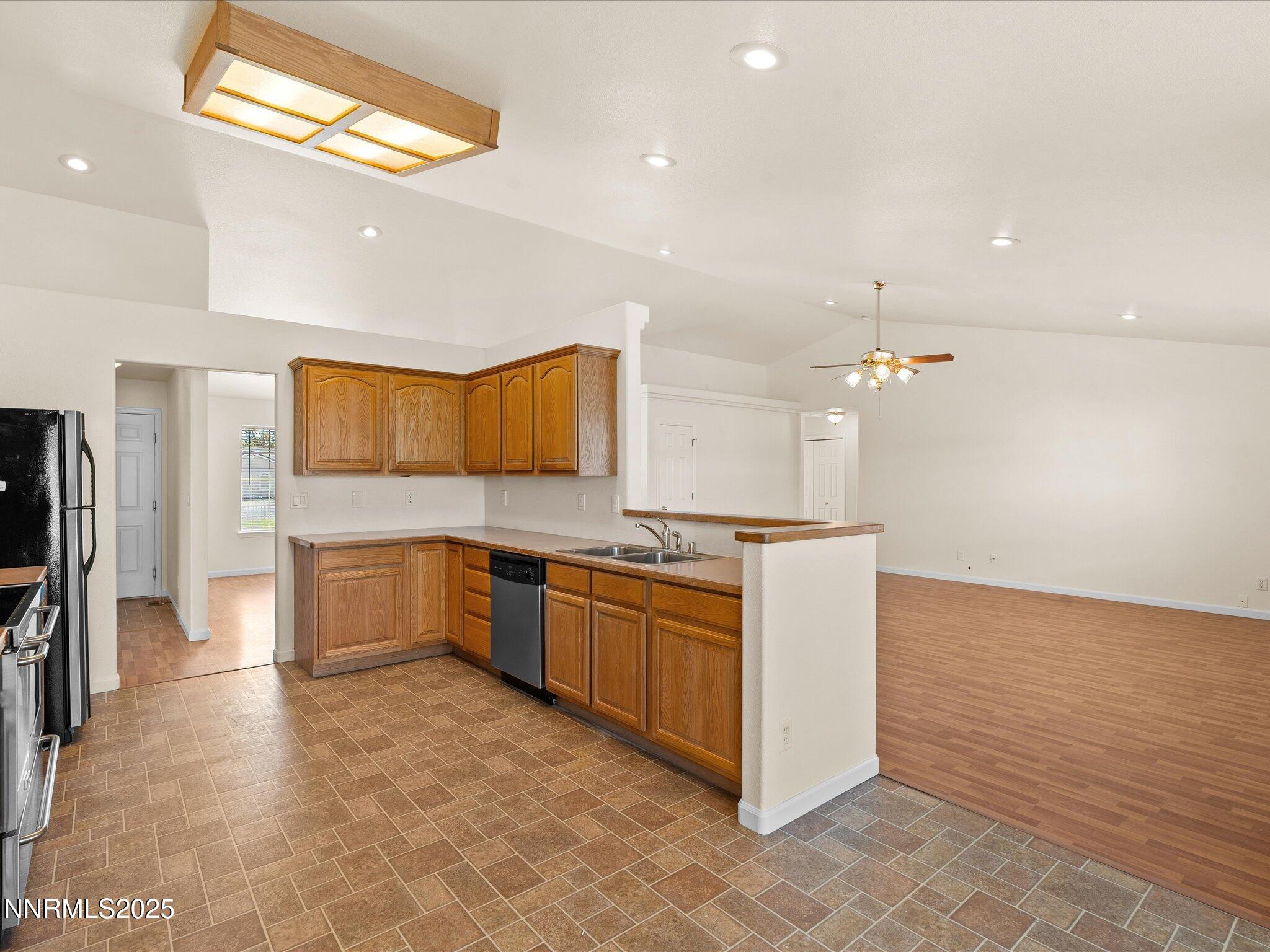 027-696 Sunrise Terrace-NEW-117