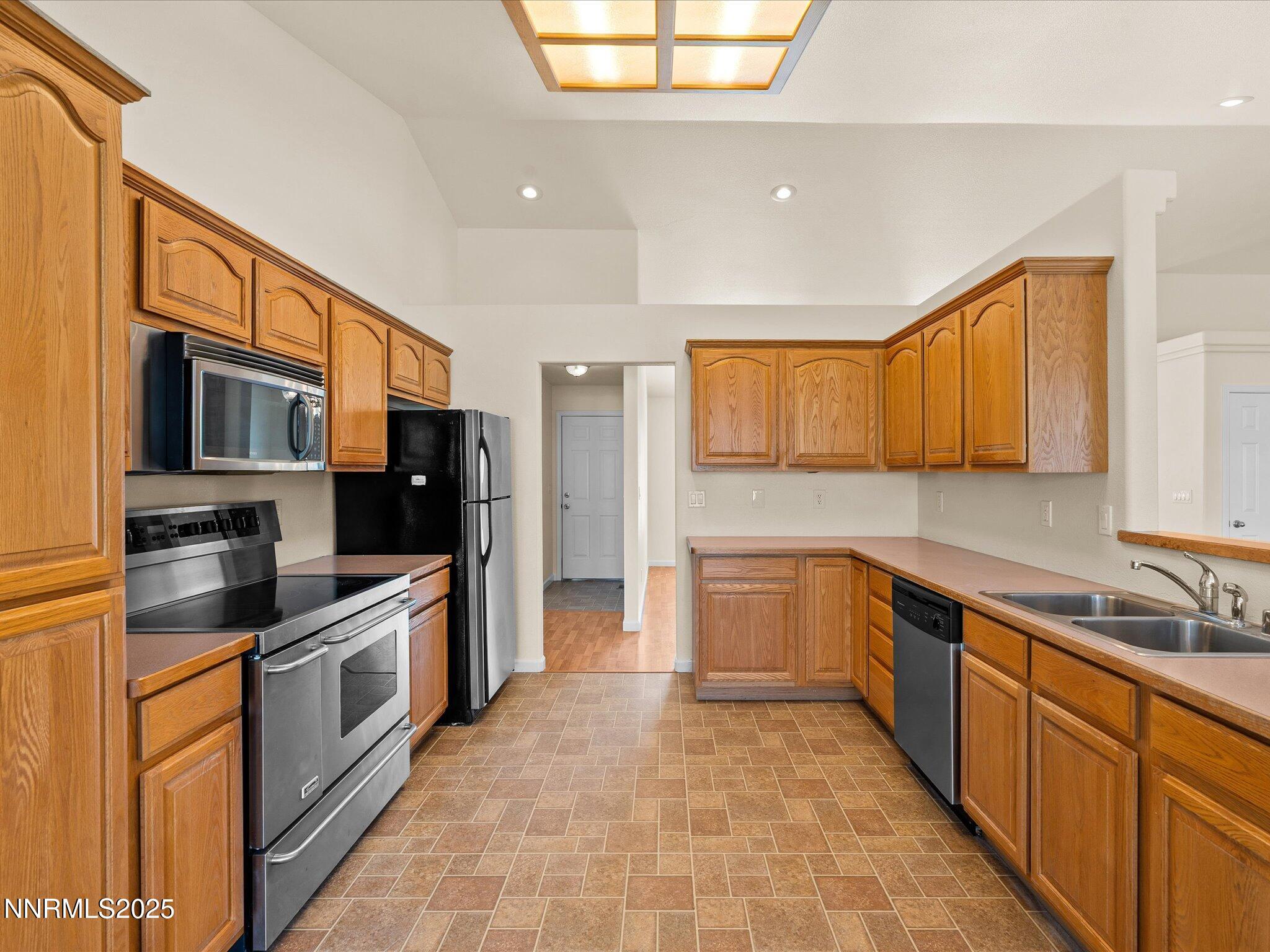 025-696 Sunrise Terrace-NEW-115