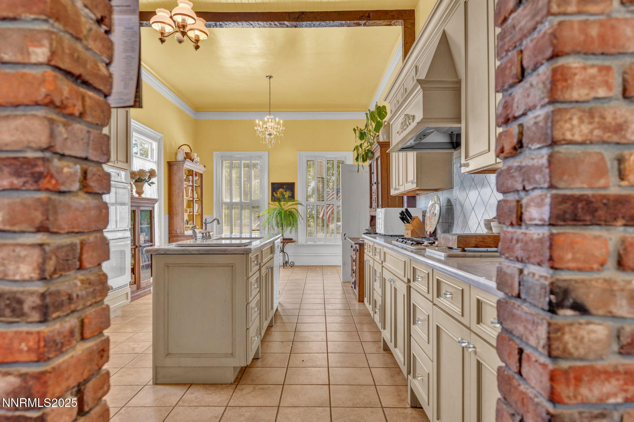 110-web-or-mls-2350-jacks-valley-rd