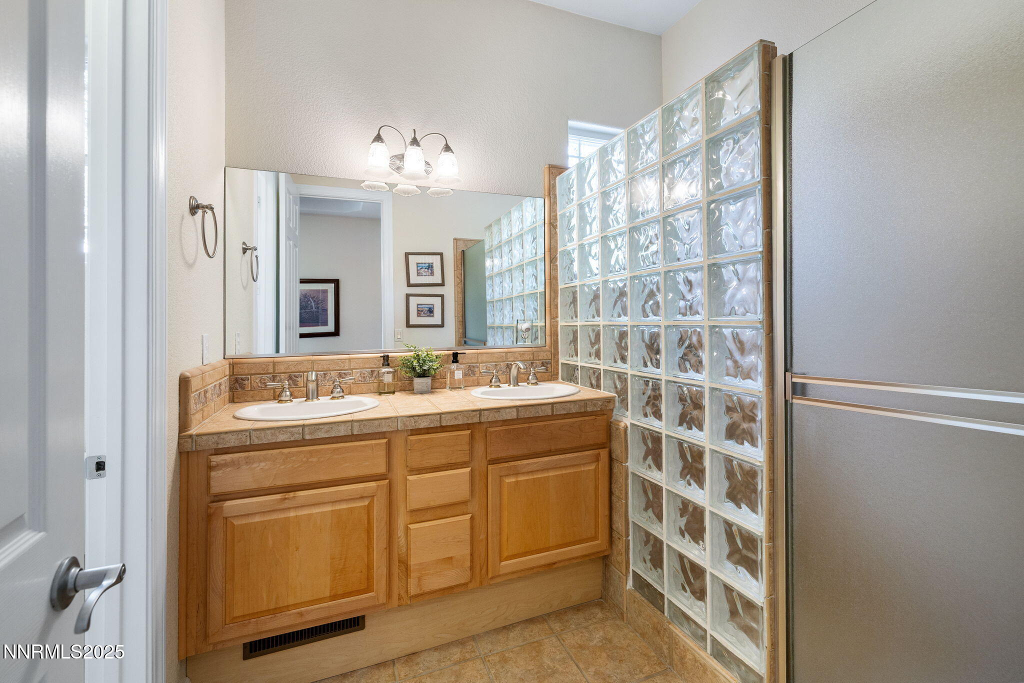 45-web-or-mls-4865 Buckhaven Rd-34