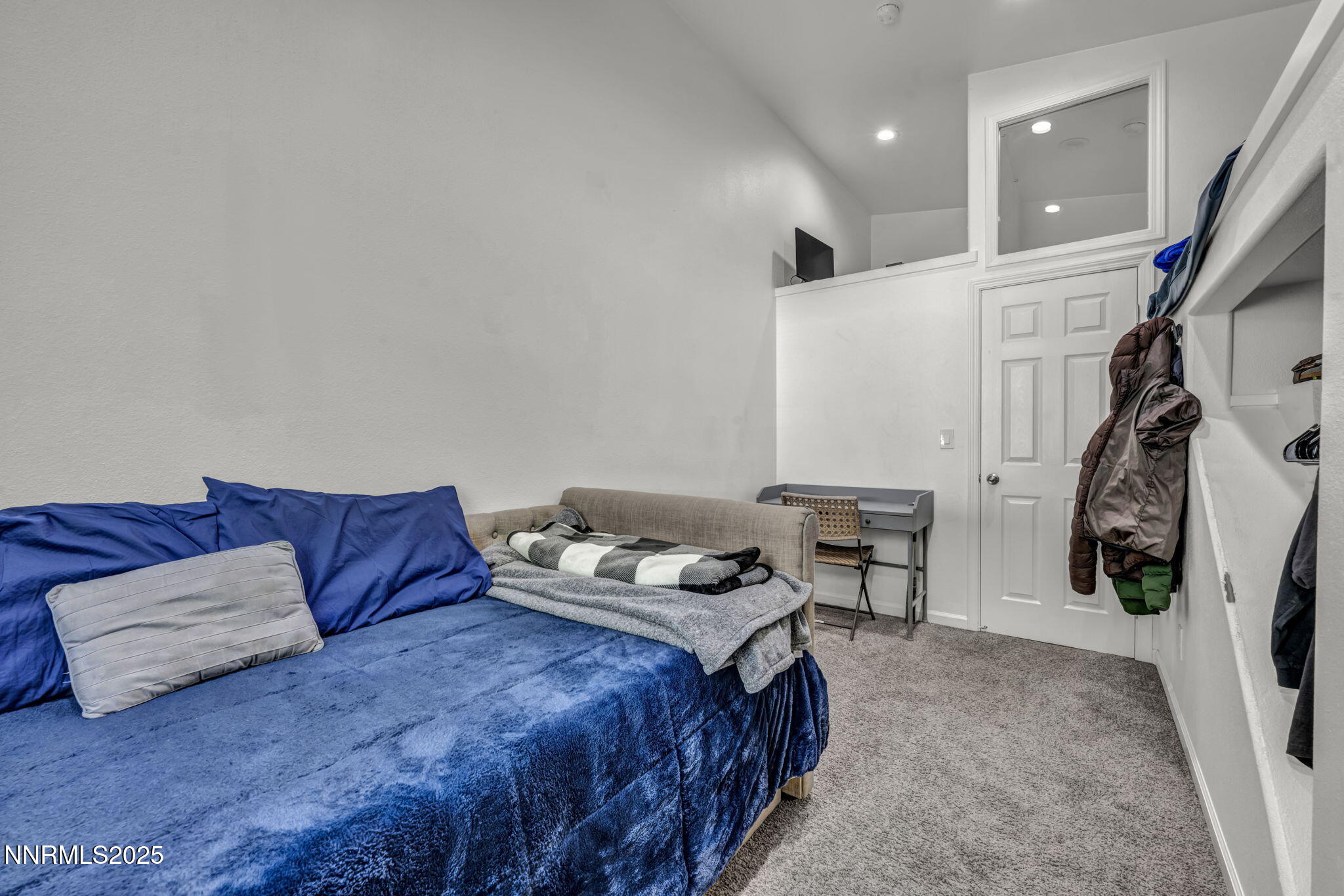 16-web-or-mls-442-e-7th-st-unit-2