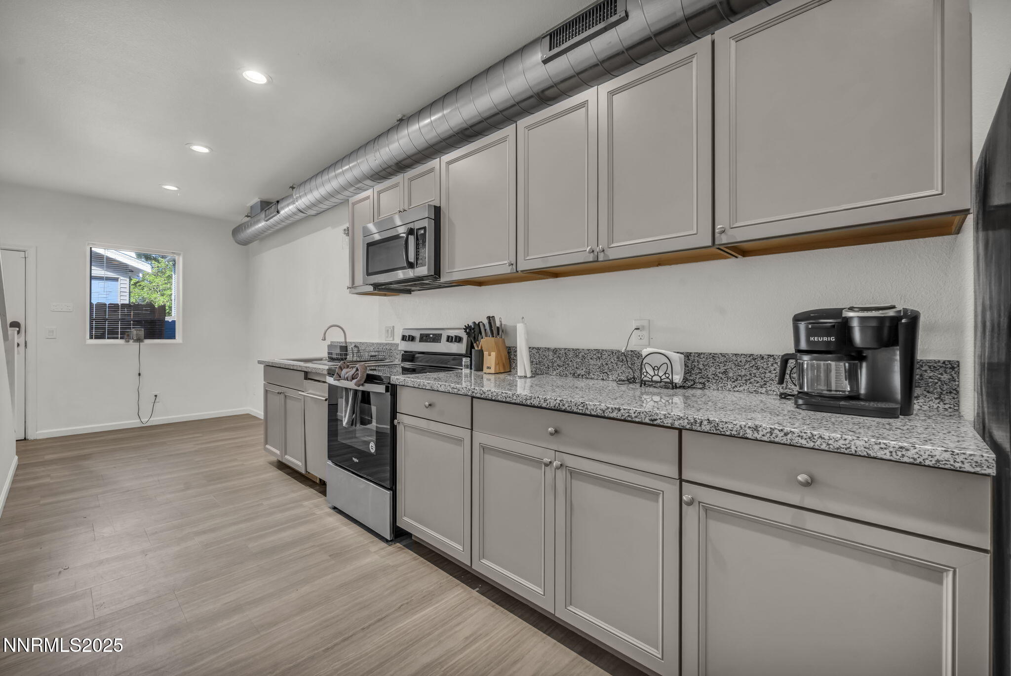 35-web-or-mls-442-e-7th-st-unit-2