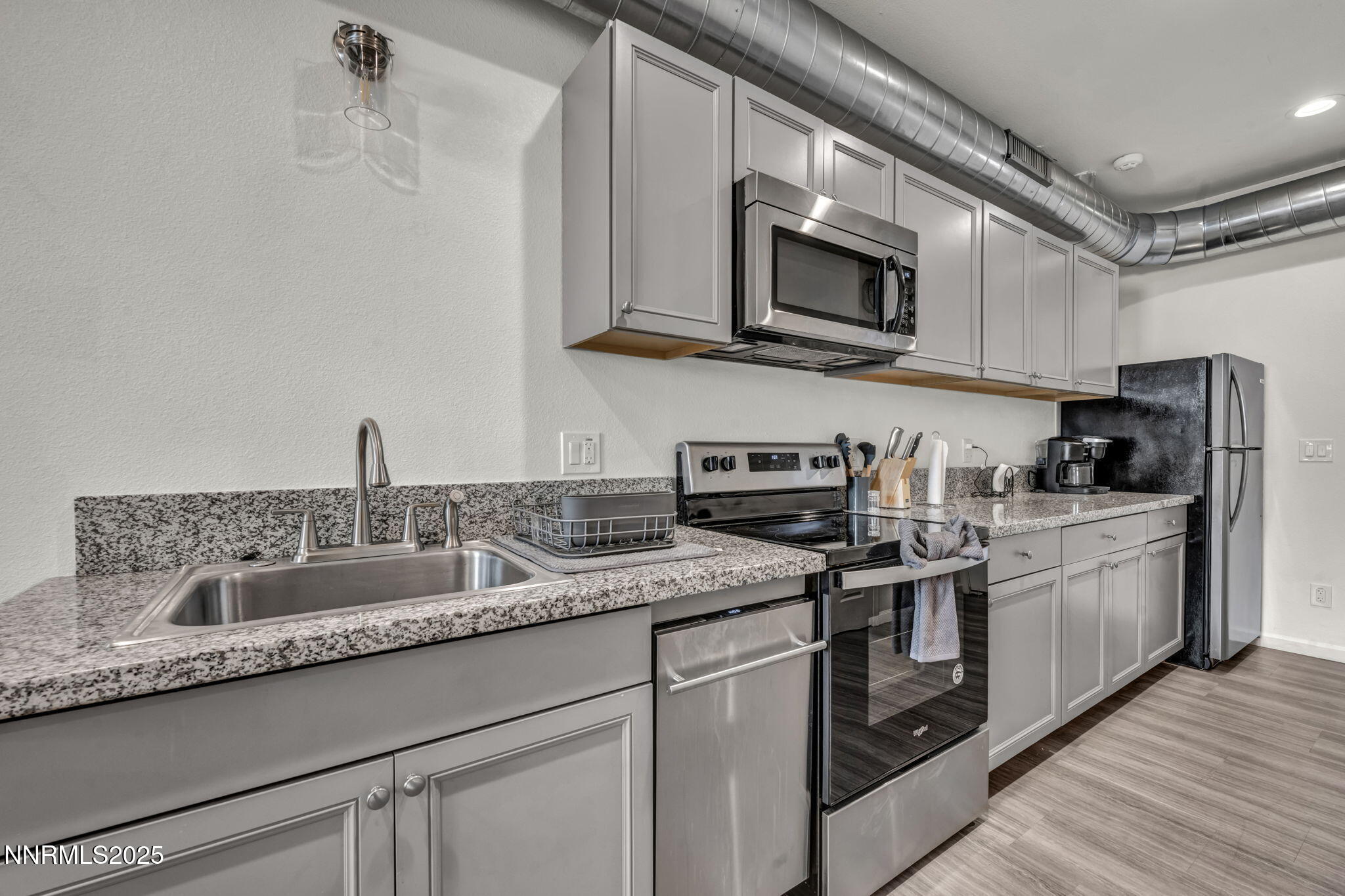 37-web-or-mls-442-e-7th-st-unit-2