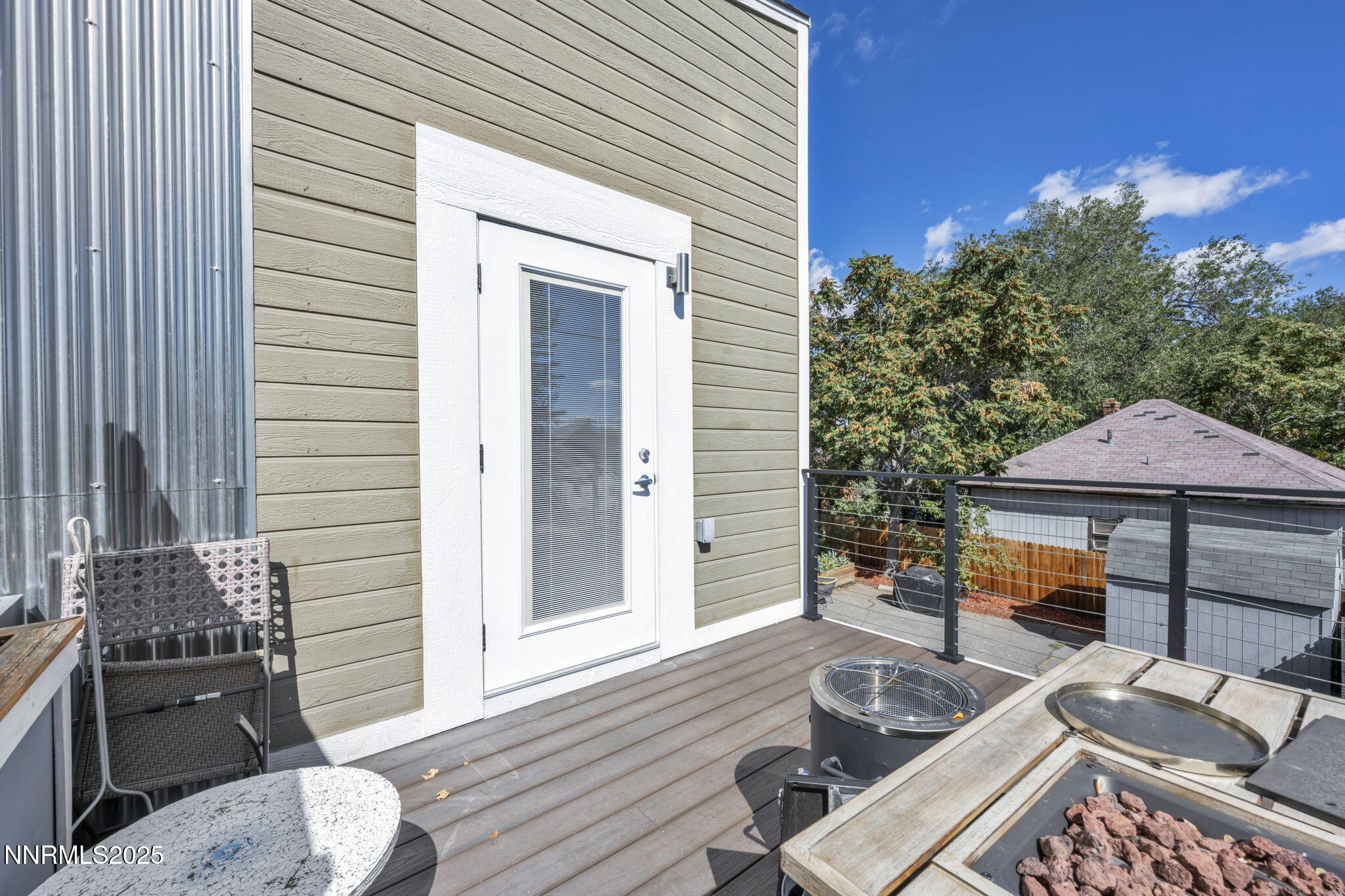 25-web-or-mls-442-e-7th-st-unit-2