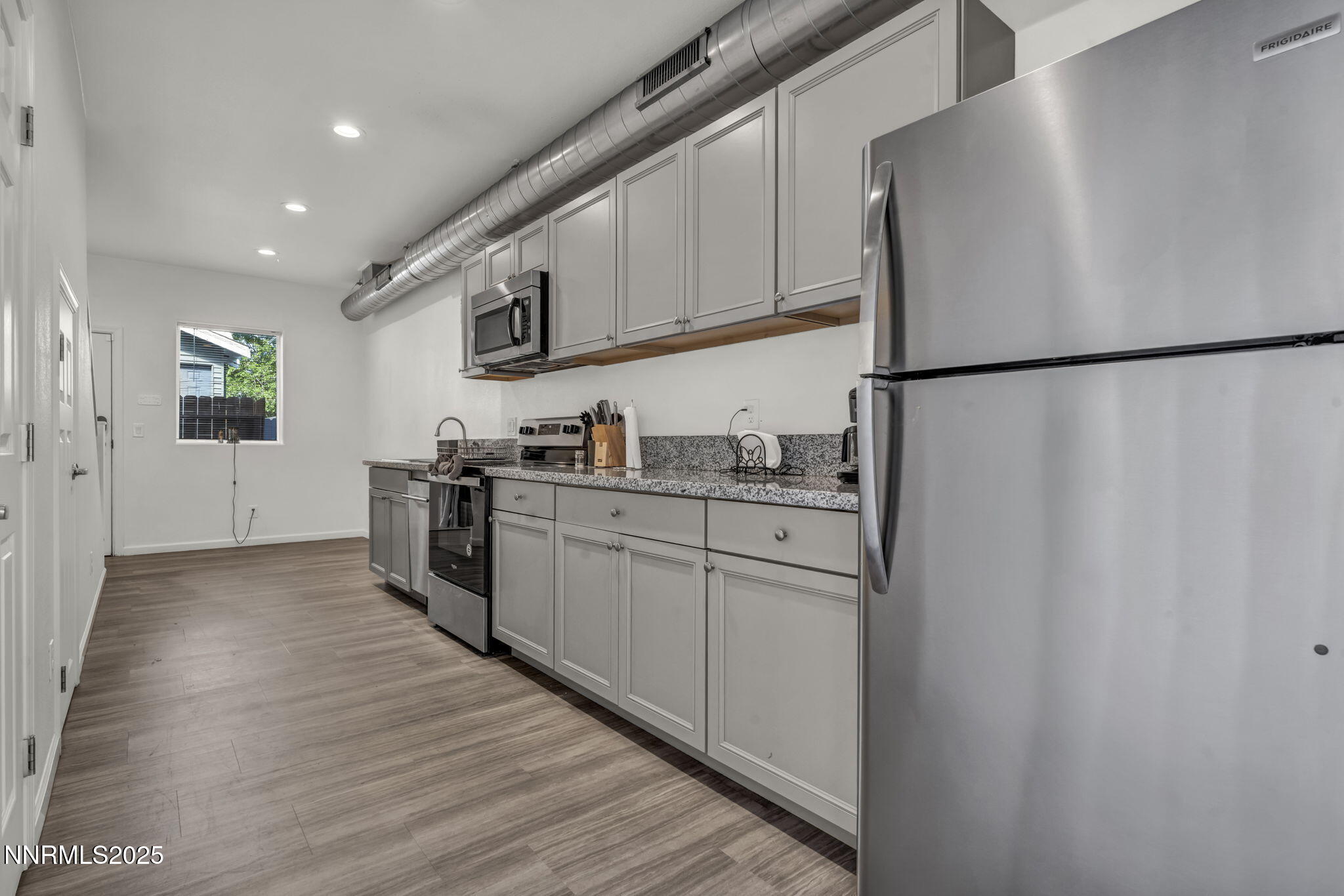 34-web-or-mls-442-e-7th-st-unit-2