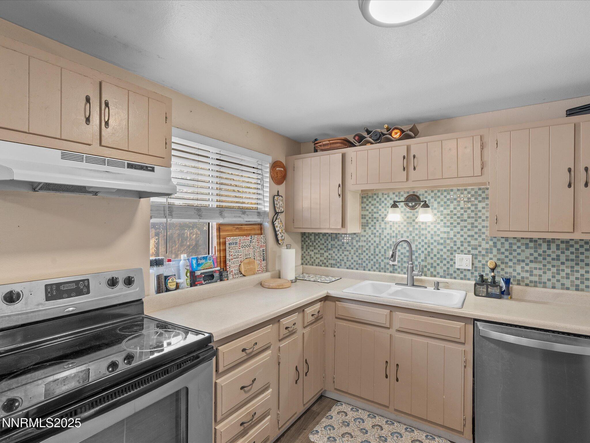 11-1450 Wyoming Ave-110