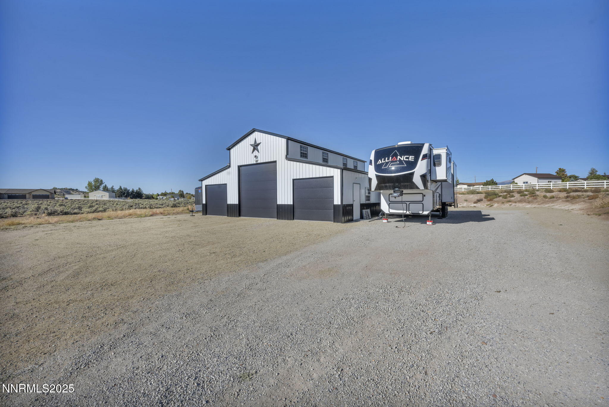 25-web-or-mls-1409-hunters-point-dr