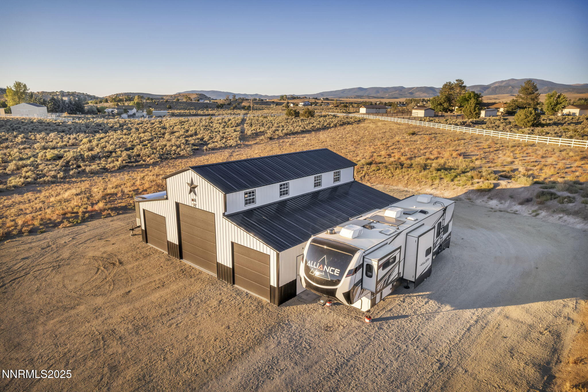 37-web-or-mls-1409-hunters-point-dr