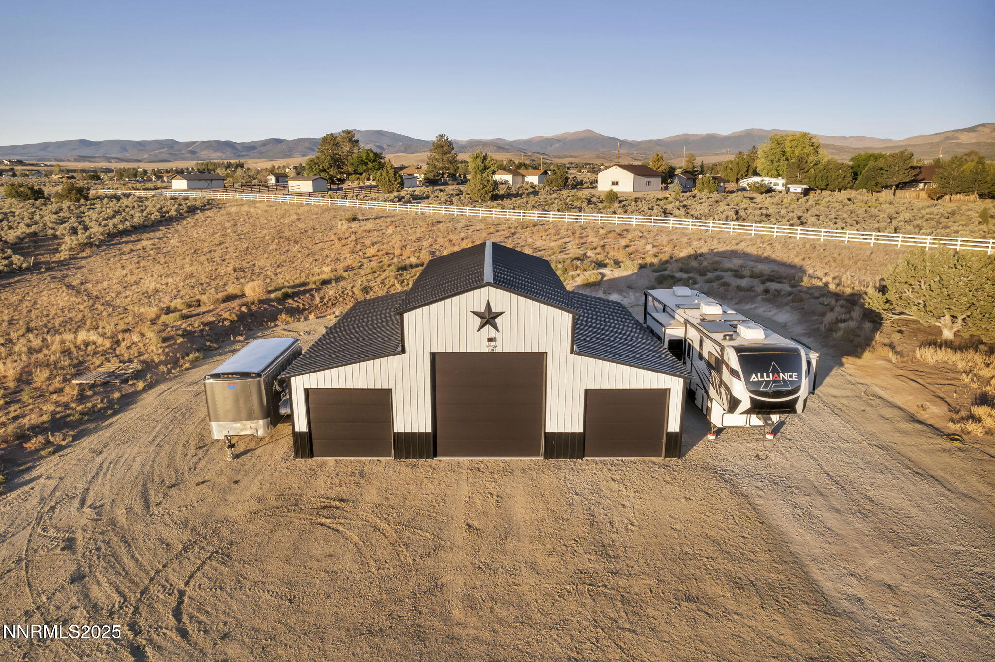 38-web-or-mls-1409-hunters-point-dr