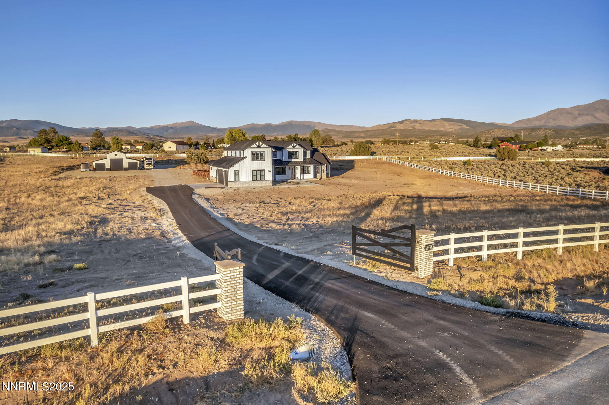 1409 Hunters Point Drive