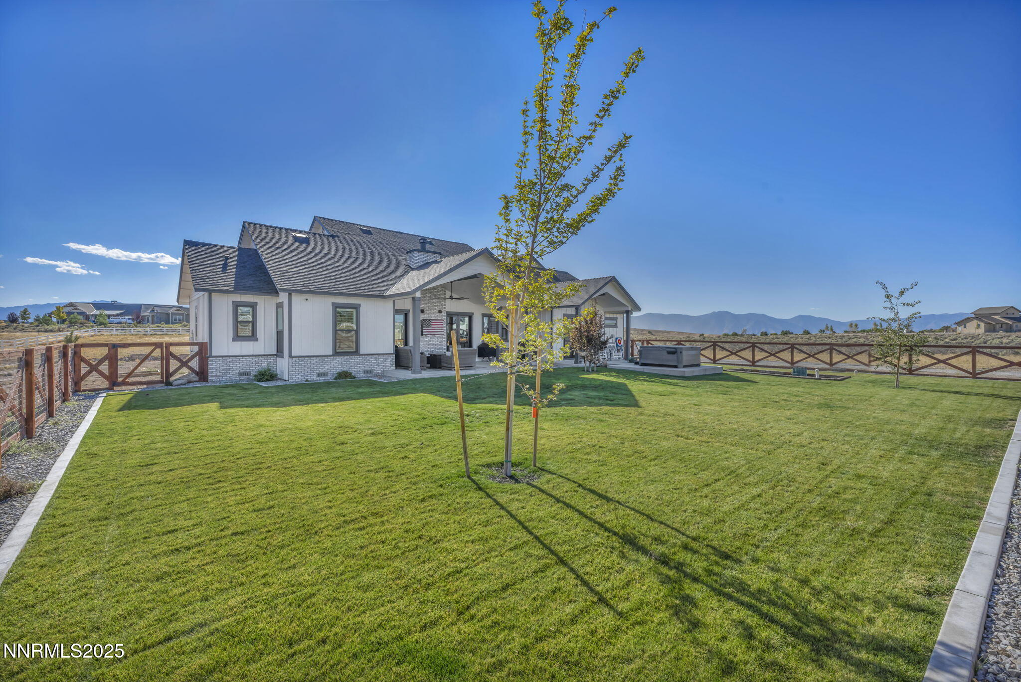 10-web-or-mls-1409-hunters-point-dr