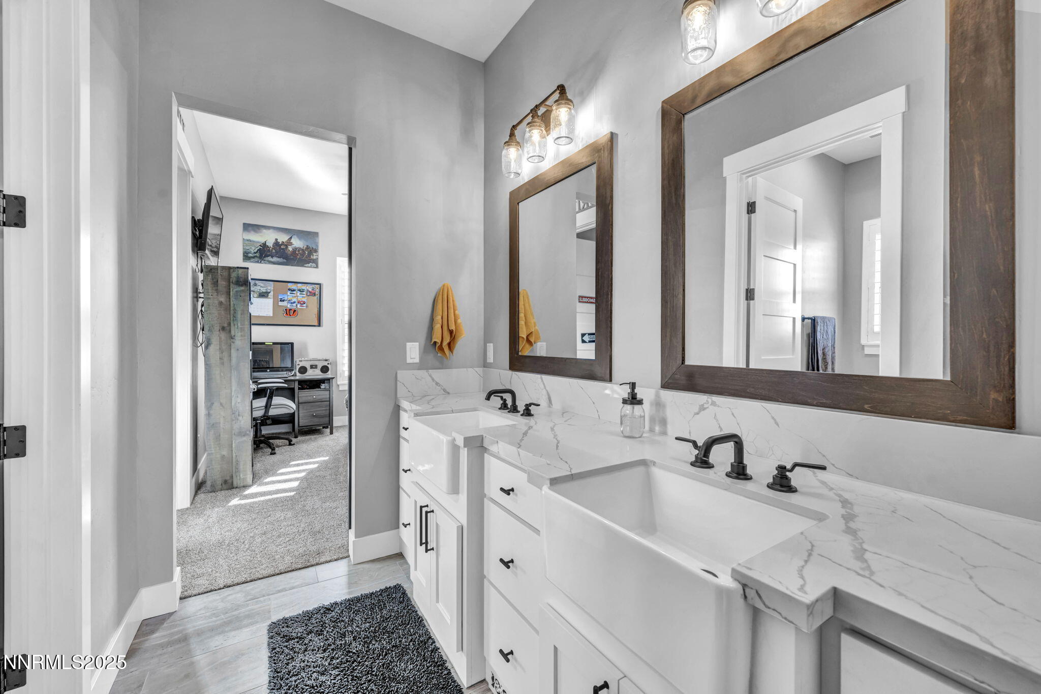 jack & jill bathroom