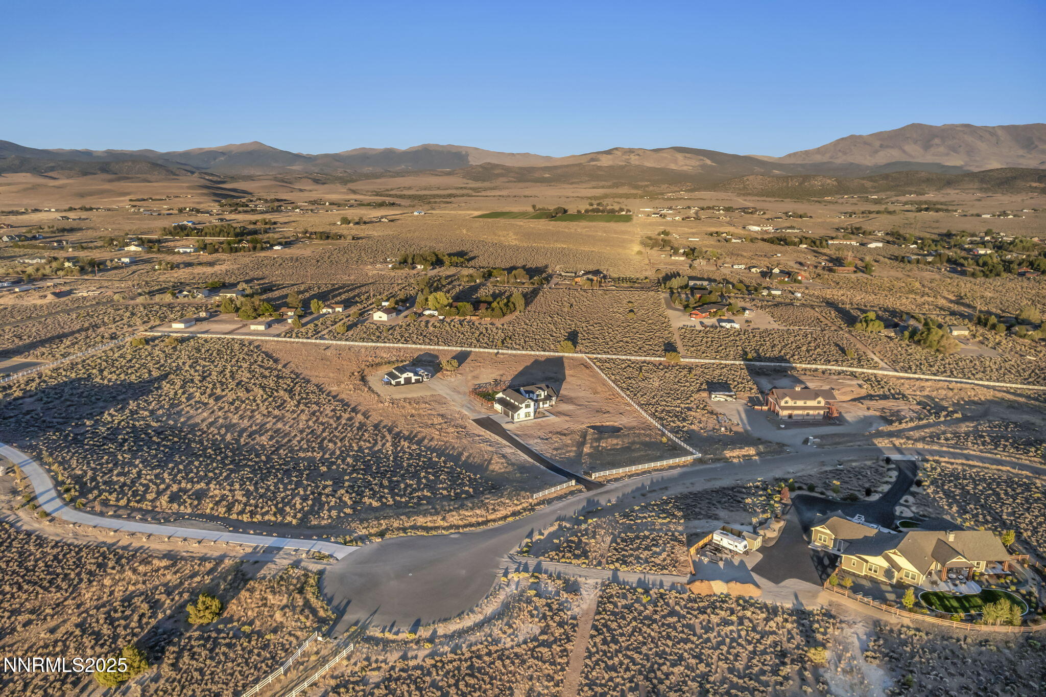 47-web-or-mls-1409-hunters-point-dr