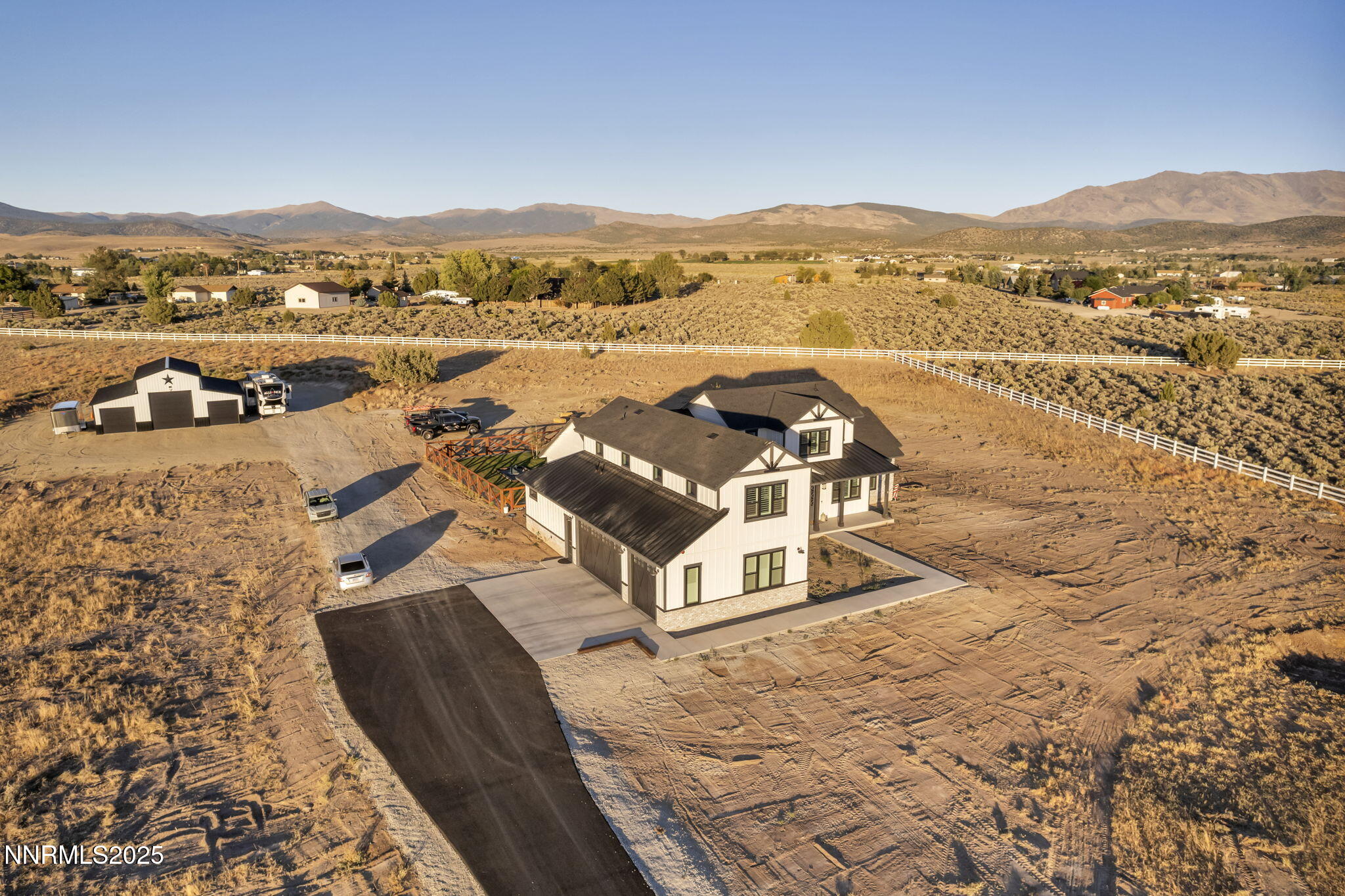 30-web-or-mls-1409-hunters-point-dr