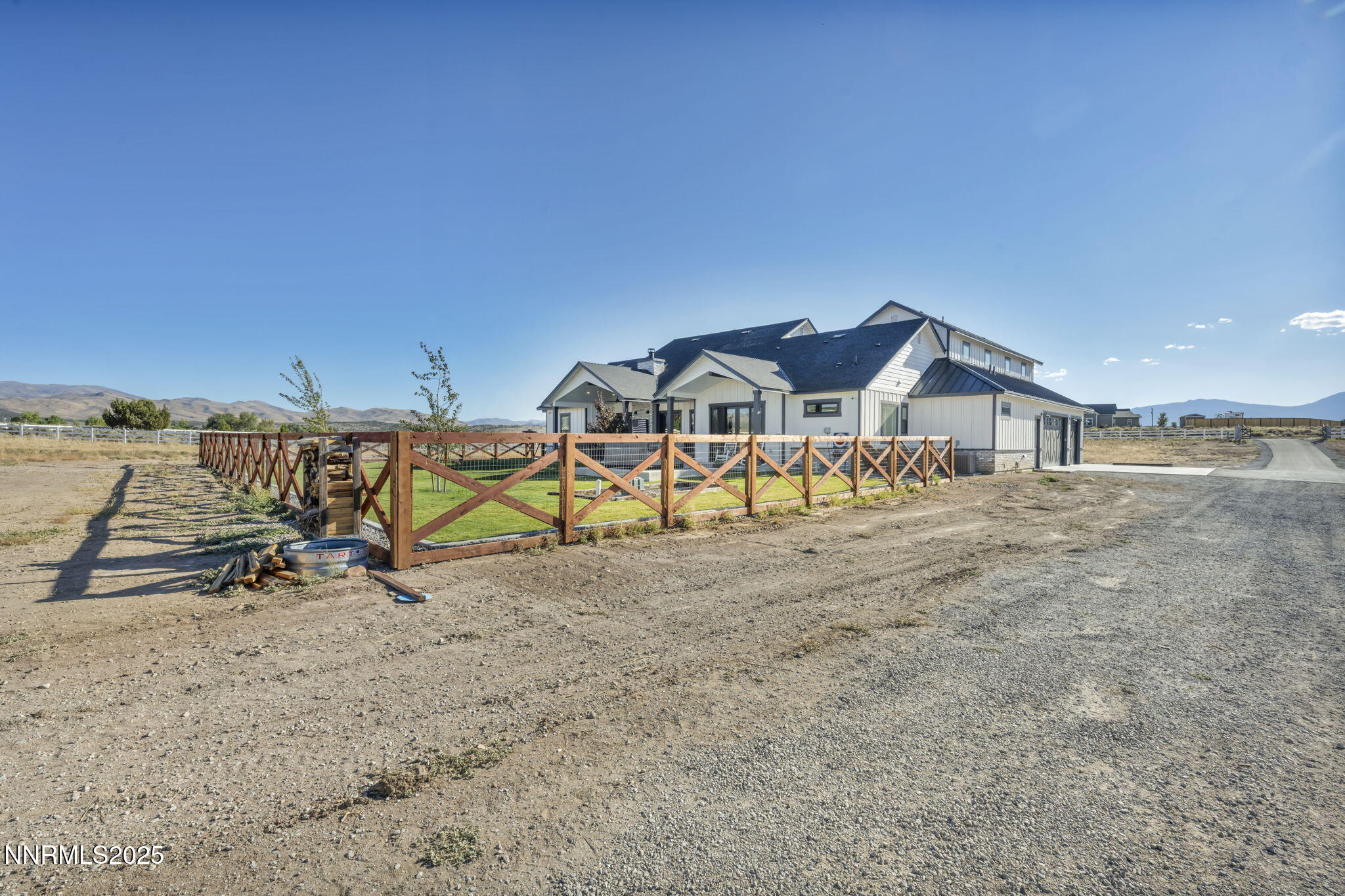 28-web-or-mls-1409-hunters-point-dr