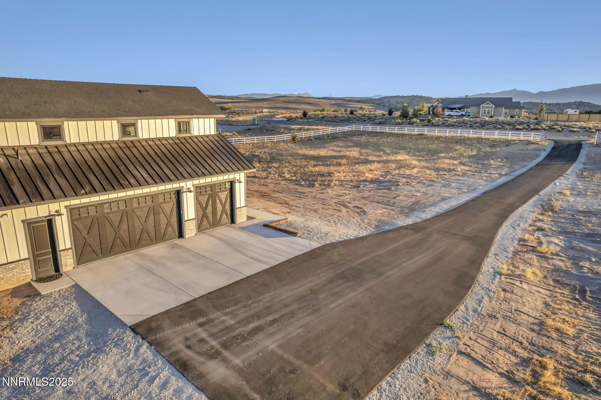 45-web-or-mls-1409-hunters-point-dr