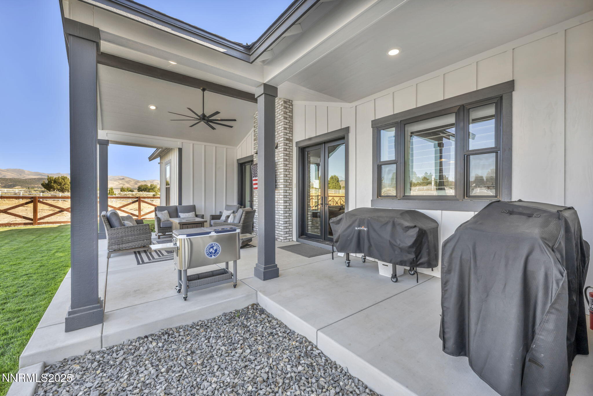 17-web-or-mls-1409-hunters-point-dr