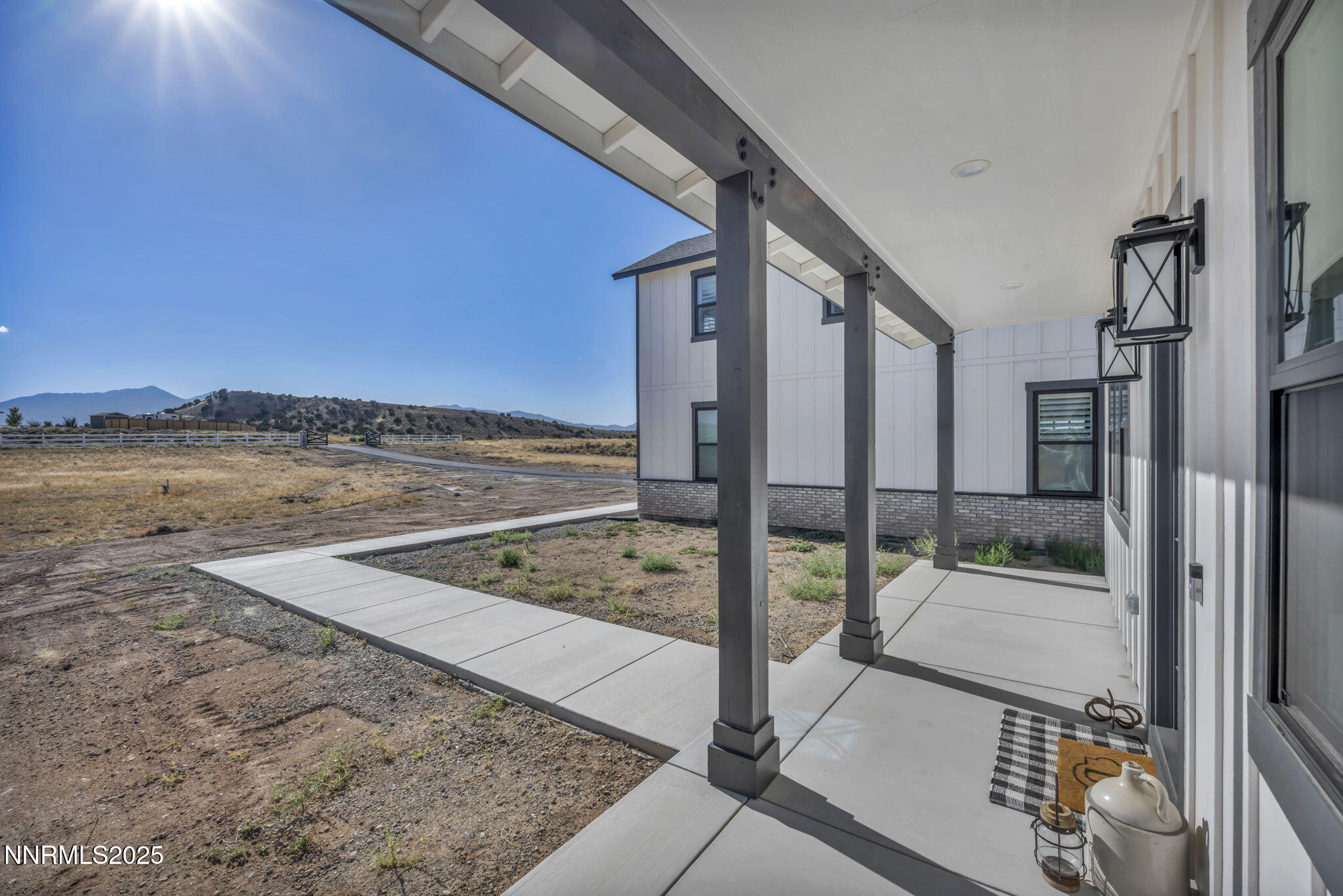 9-web-or-mls-1409-hunters-point-dr