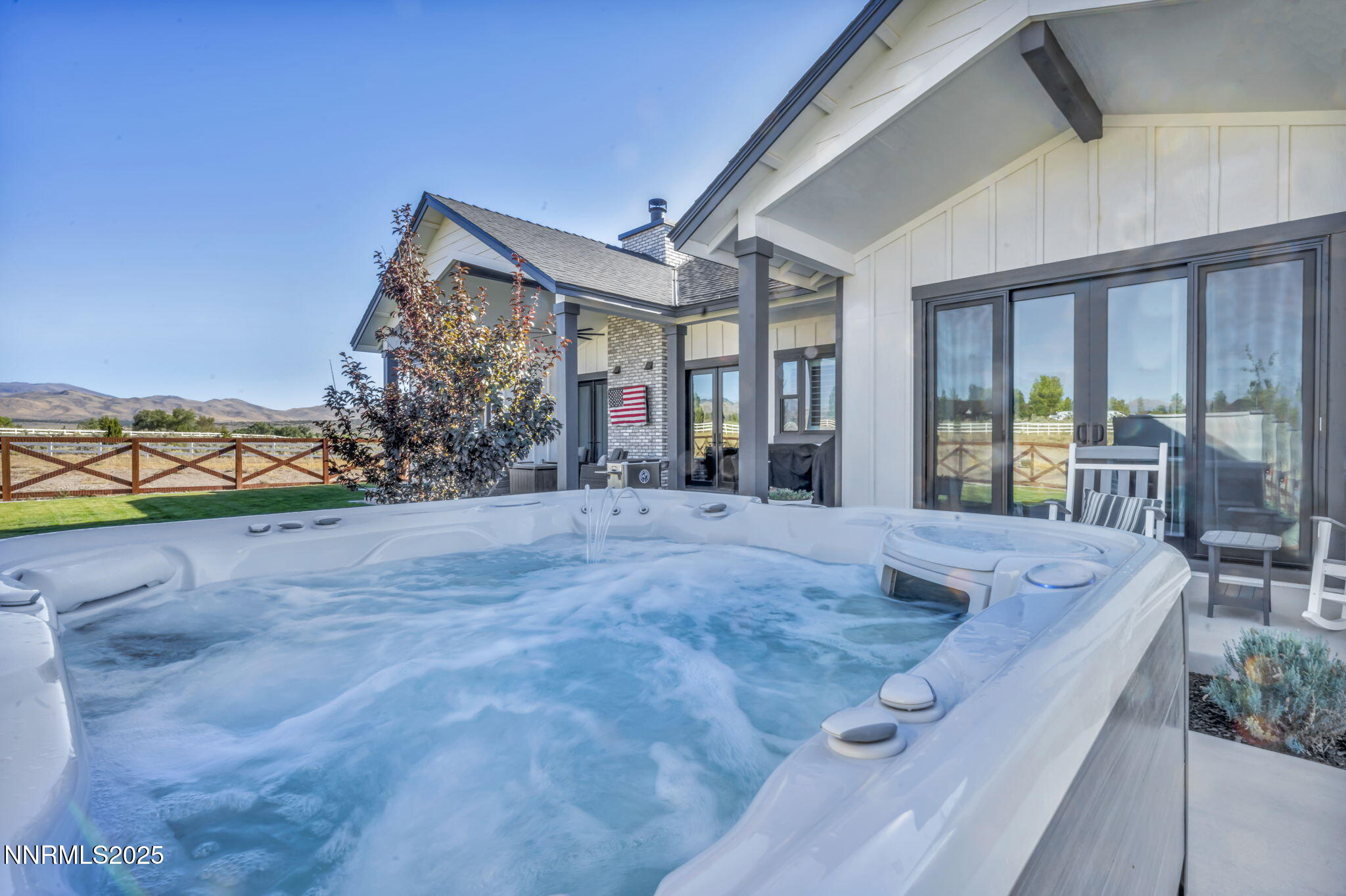 15-web-or-mls-1409-hunters-point-dr