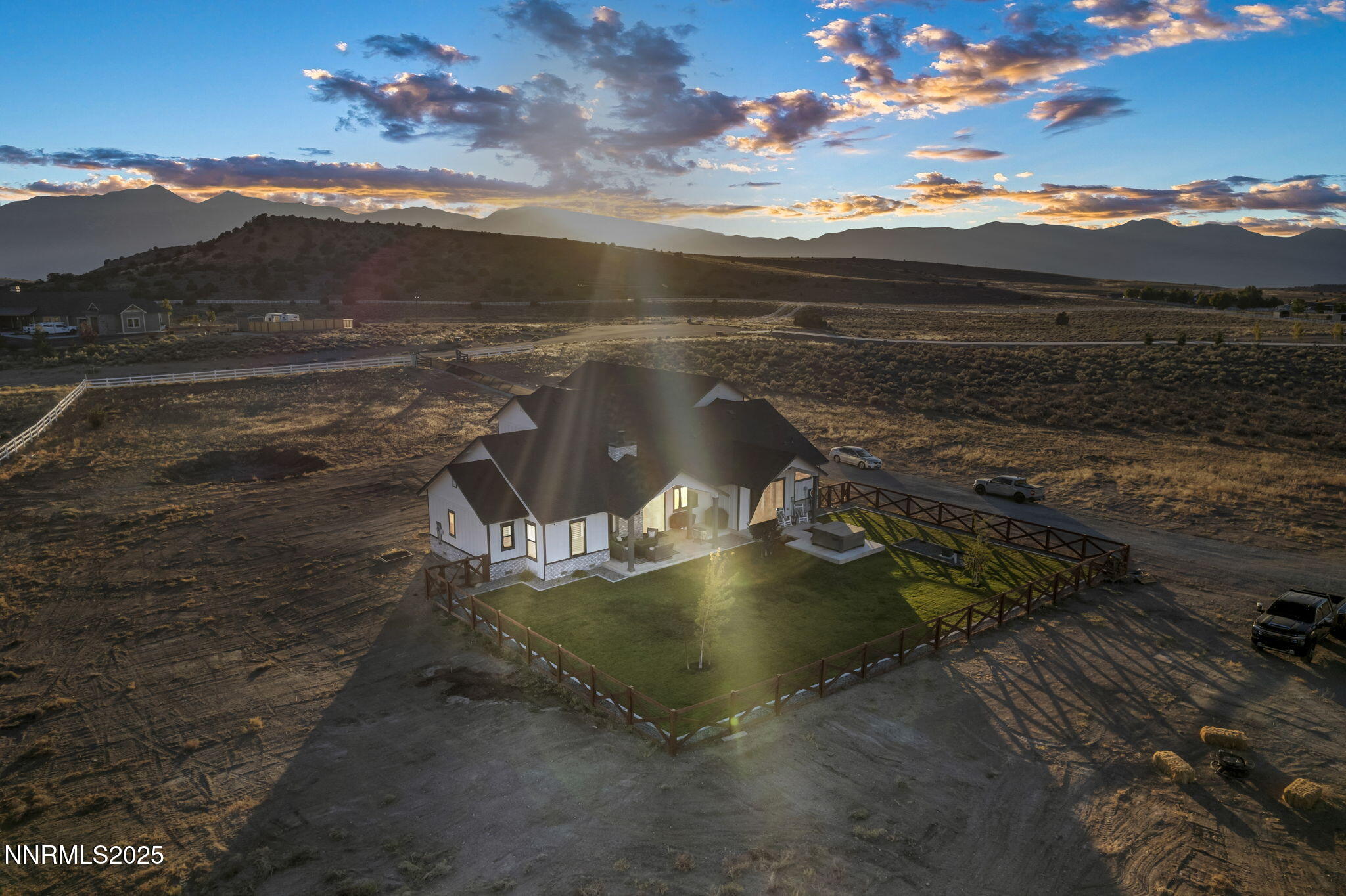 55-web-or-mls-1409-hunters-point-dr