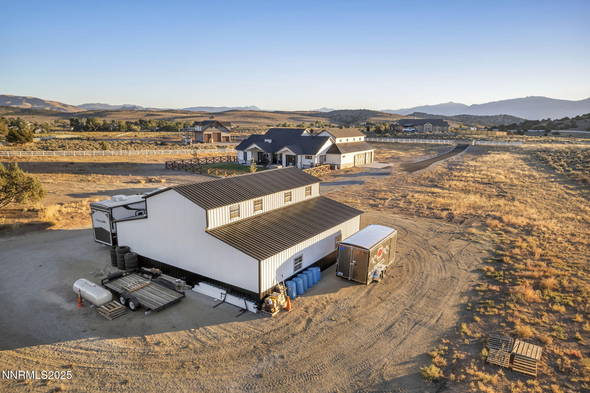 39-web-or-mls-1409-hunters-point-dr