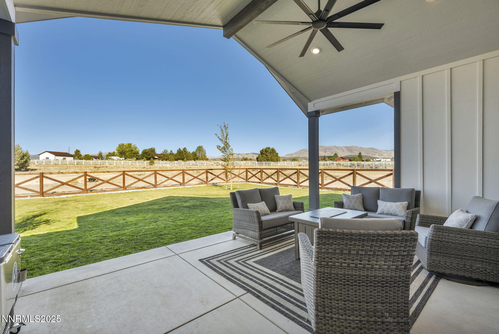 19-web-or-mls-1409-hunters-point-dr