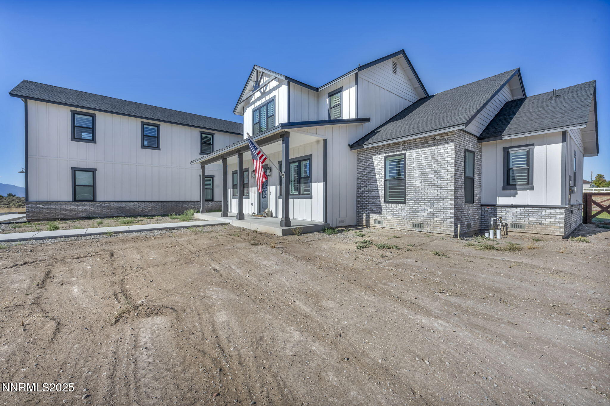 6-web-or-mls-1409-hunters-point-dr