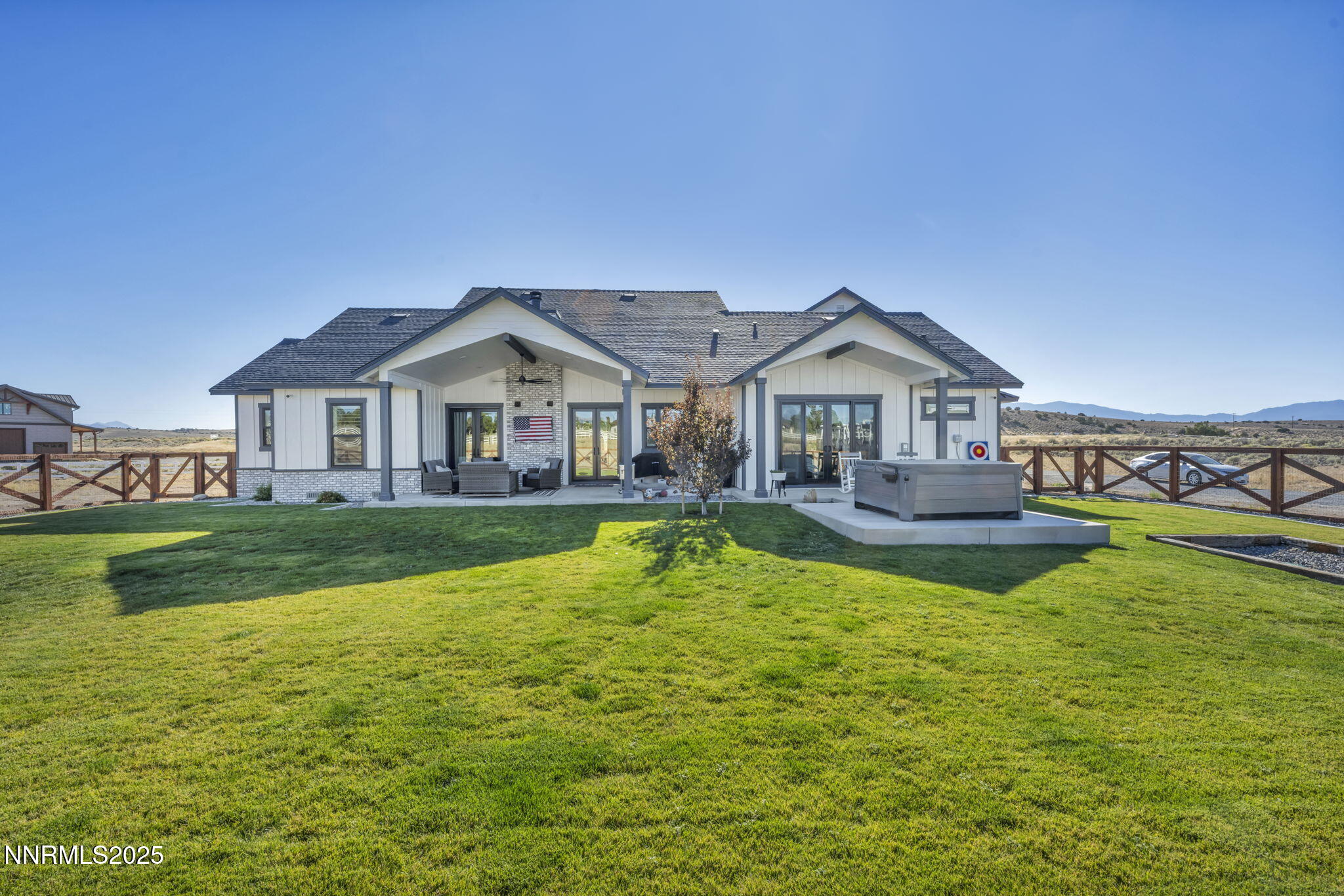 11-web-or-mls-1409-hunters-point-dr