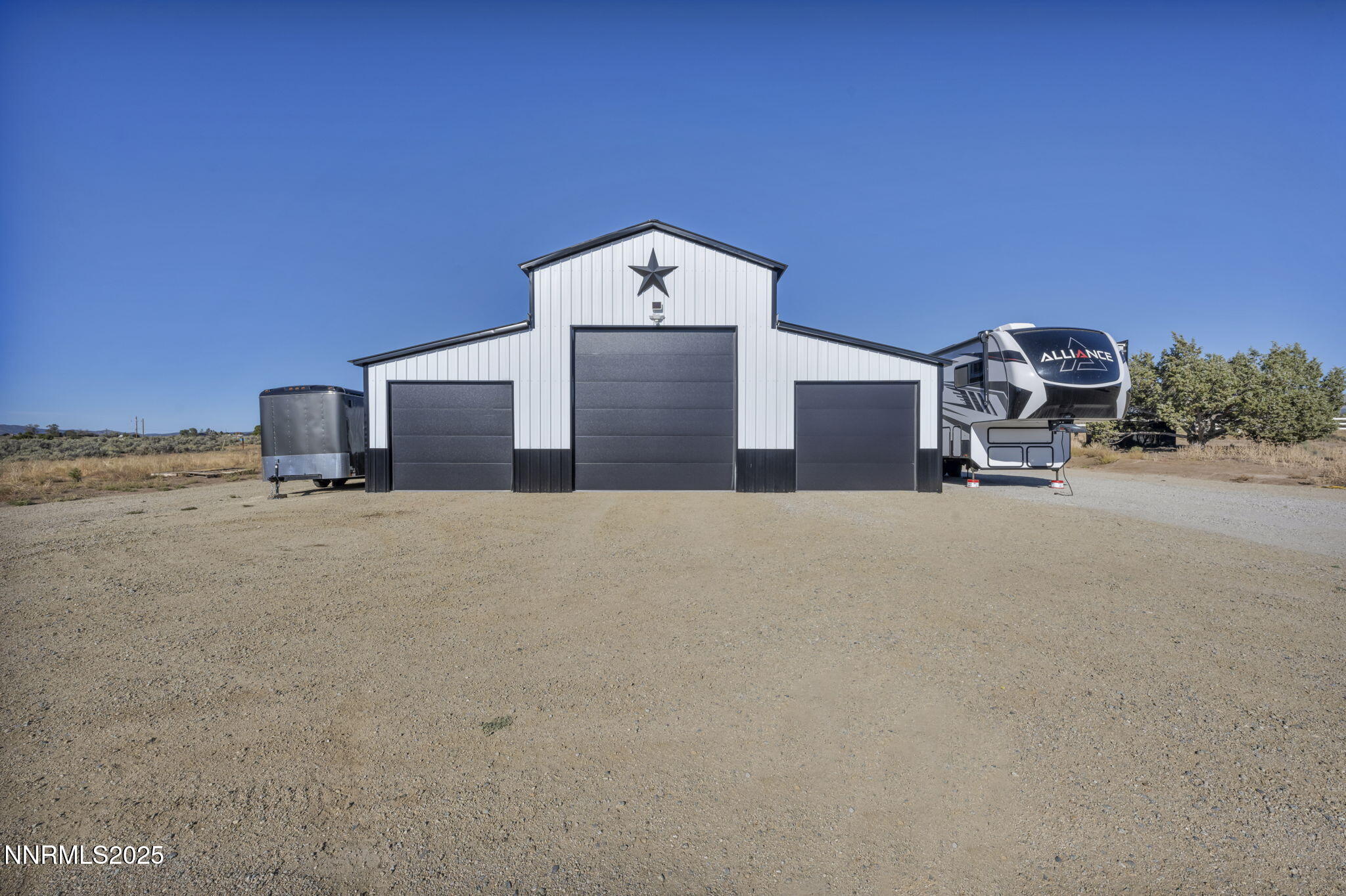 26-web-or-mls-1409-hunters-point-dr