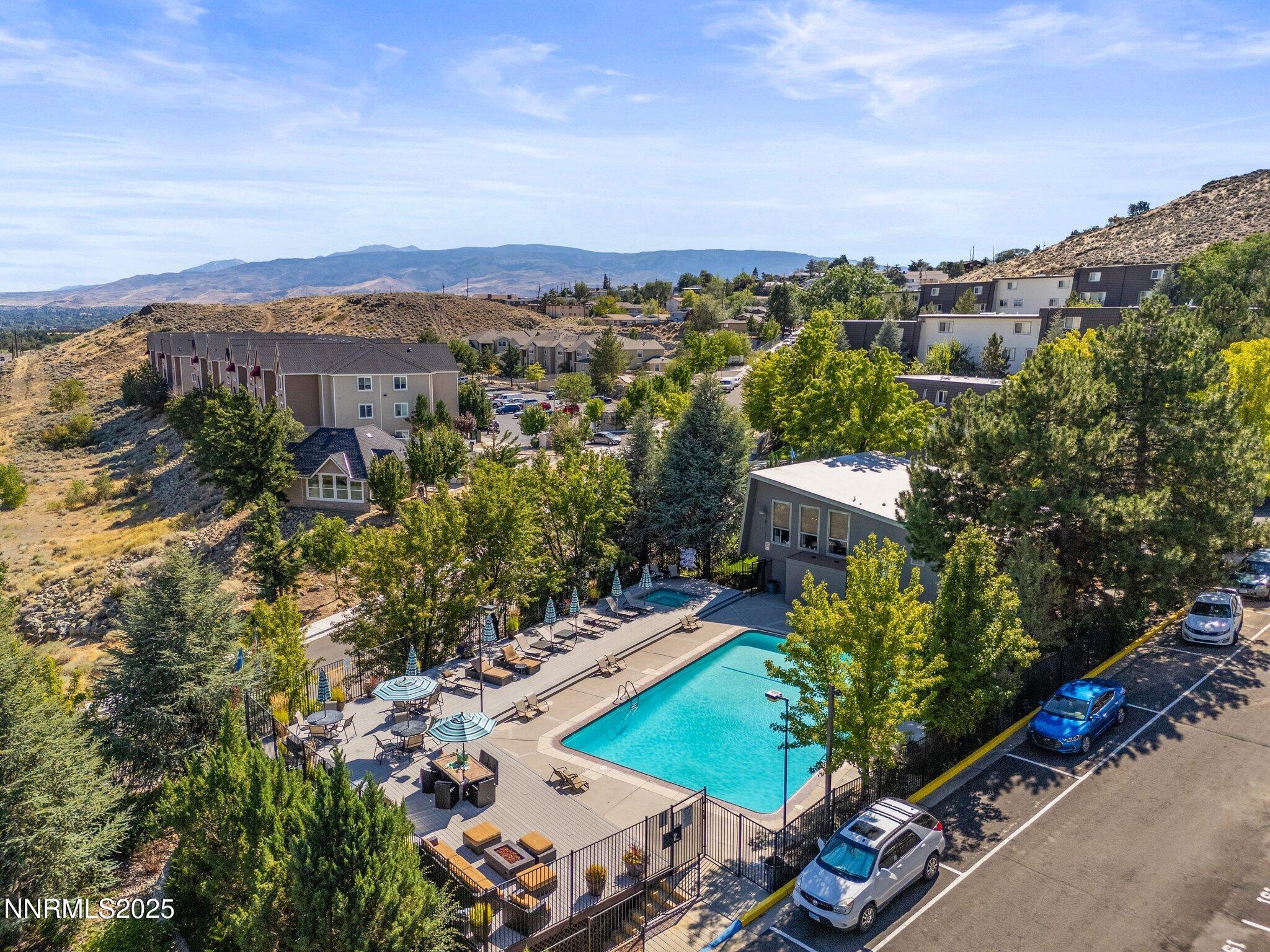 230 Bisset Ct-Unit B-123